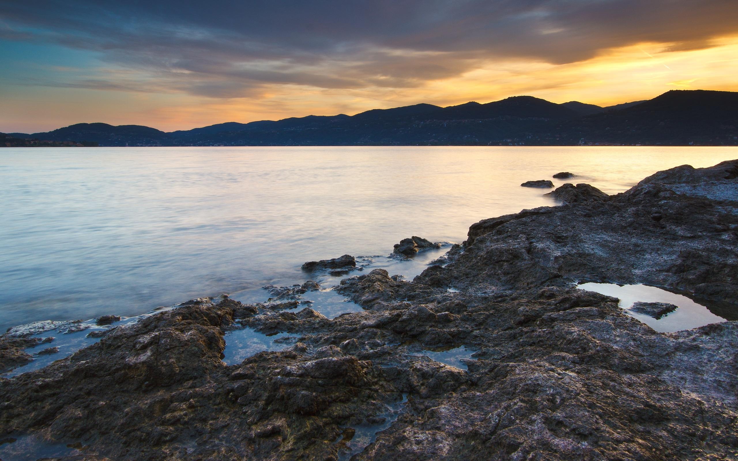 beautiful, clouds, sunset, nature, lake, lights, 2K, rocky, city, theater, beaches, dream, shoreline, serene, mountains, HD Wallpaper