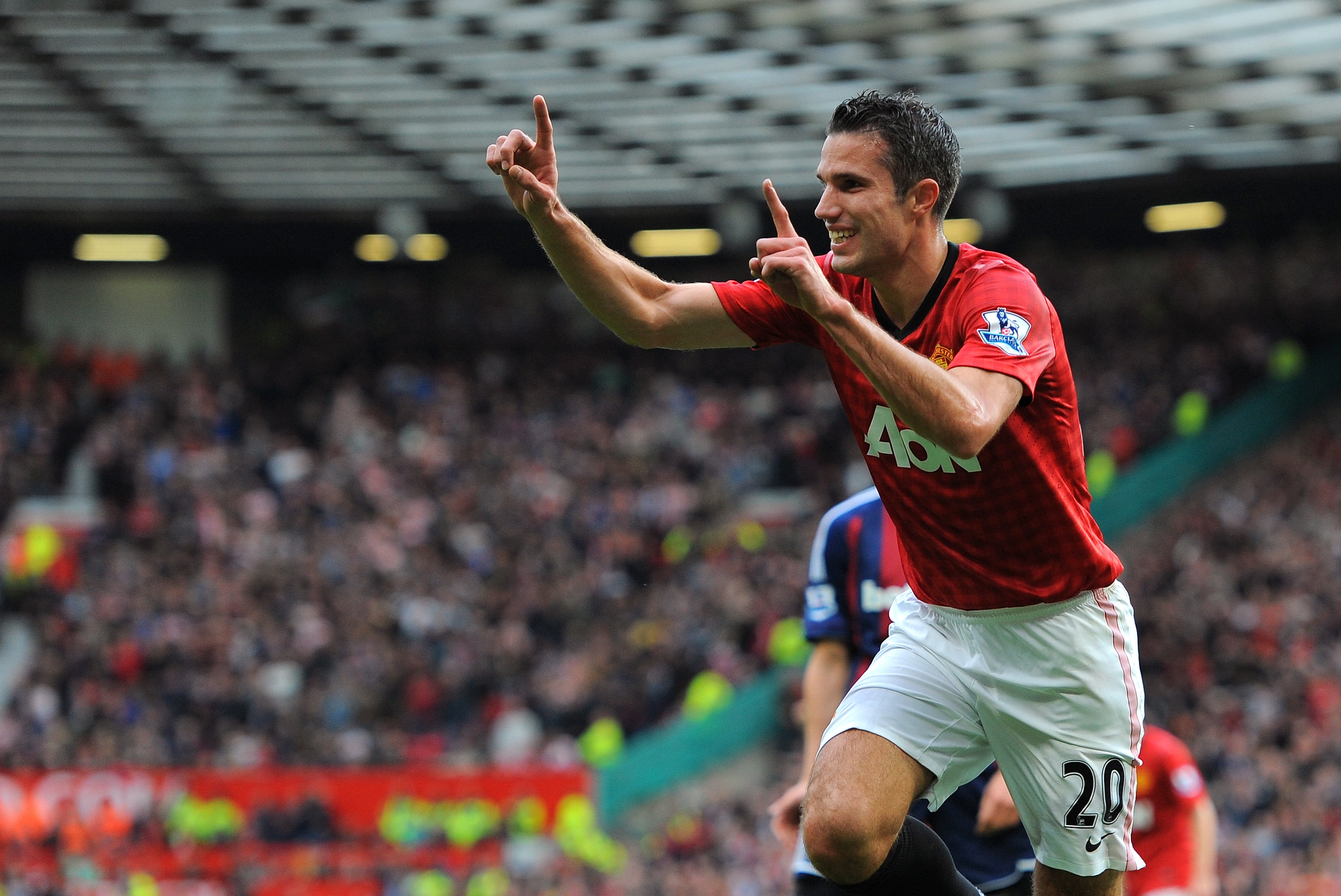 red, spectator, competition, human limb, men, young adult, human arm, form, Persie, the celebration, Percy, football, incidental people, arms raised, 2K, HD Wallpaper