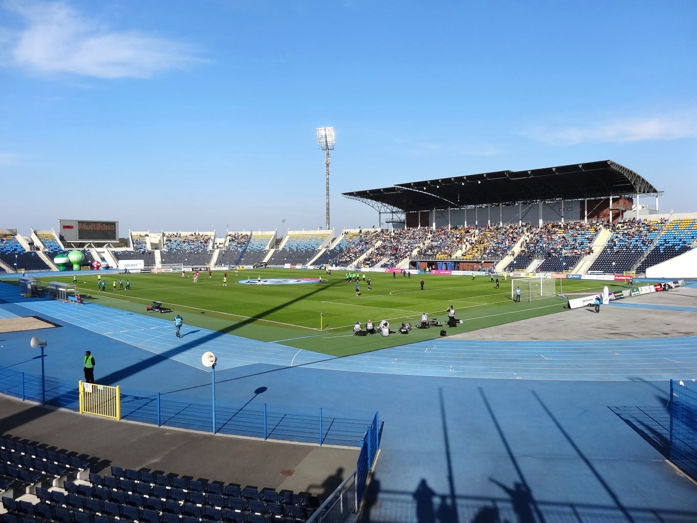 match - sport, spectator, real people, outdoors, bydgoszcz, crowd, men, zawisza stadion, watching, team sport, nature, building exterior, field, competition, HD Wallpaper