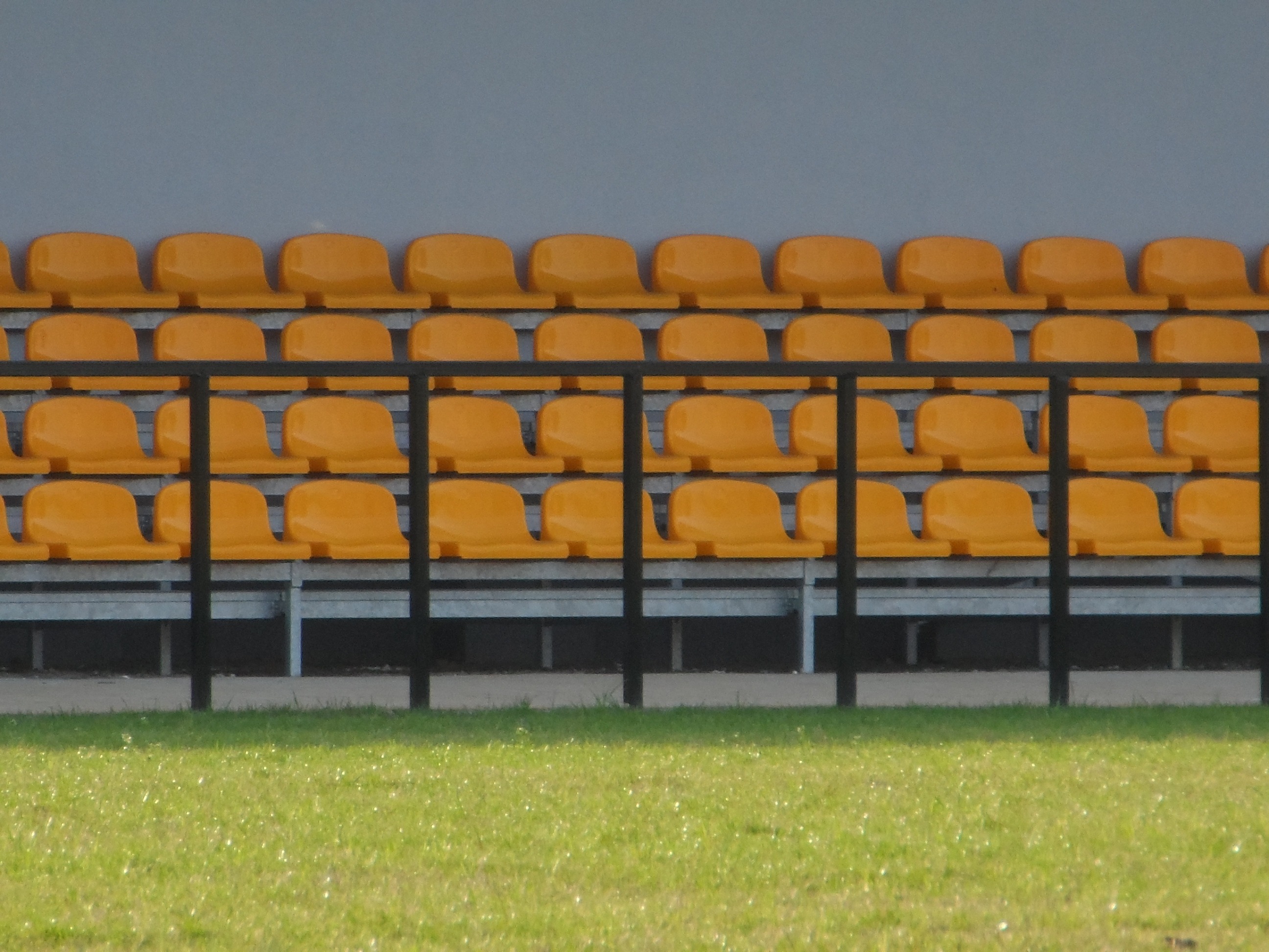 order, nature, grass, side by side, stadium, field, bleachers, seat, arrangement, 2K, no people, green color, chair, absence, outdoors, large group of objects, HD Wallpaper