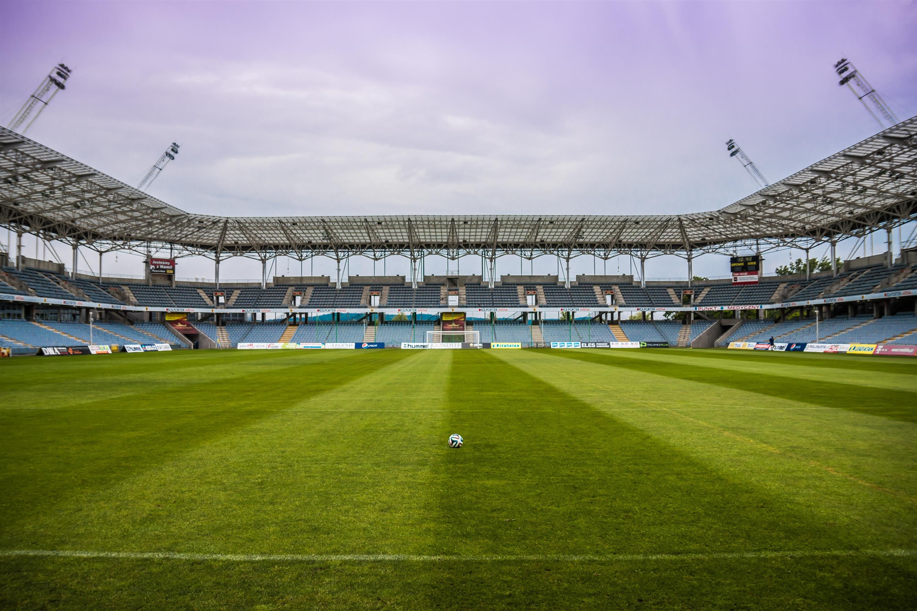 cloud - sky, stadium, ball, built structure, team sport, green, sky, seat, white, architecture, outdoors, day, field, daytime, sports, fitness, football, HD Wallpaper