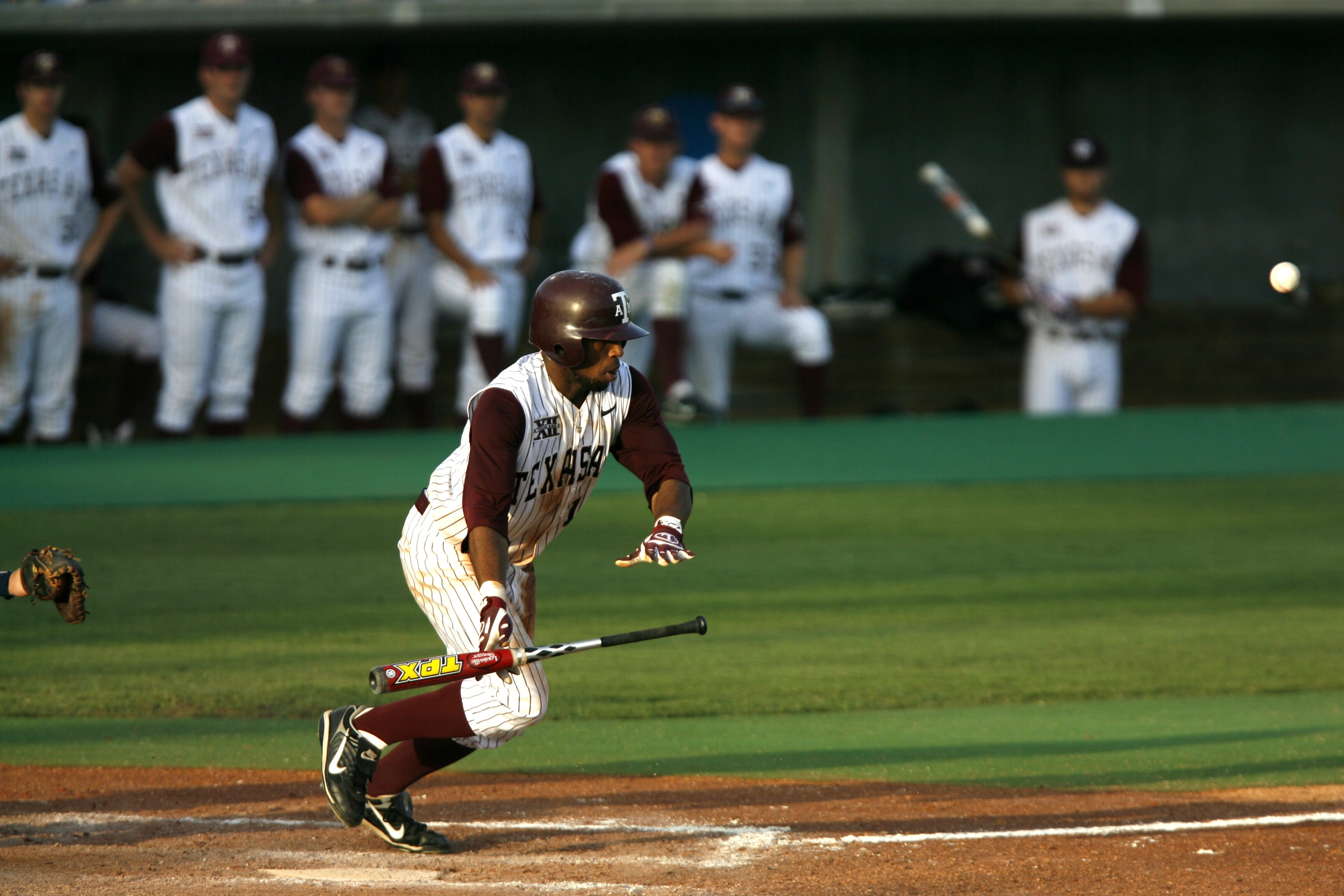 american, real people, baseball uniform, Hit, young adult, plate, play, sportsman, male, sports team, college, home, infield, group of people, action, batting, HD Wallpaper