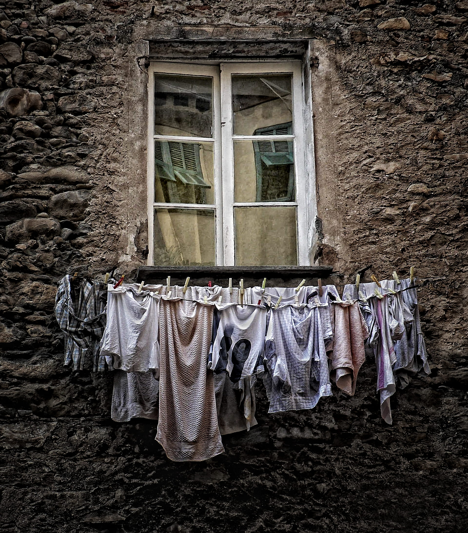 residential district, white, side by side, textile, washing, assorted, wall, hanged, no people, brown, built structure, low angle view, outdoors, 1080P, Phone HD Wallpaper