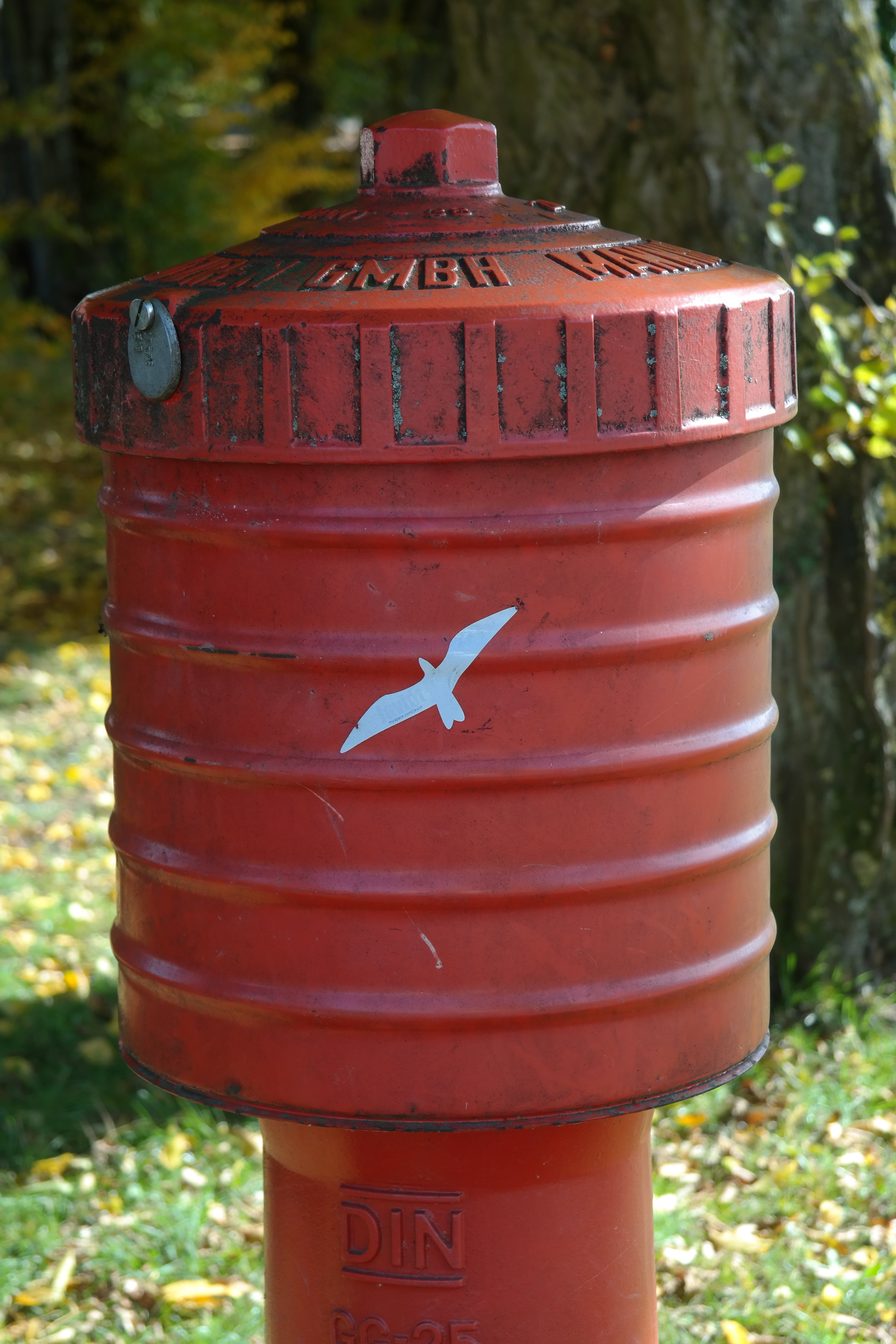 script, fire fighting water, nature, metal, fire delete, container, red, rusty, water utilities, public mailbox, communication, close-up, water tap, text, Phone HD Wallpaper