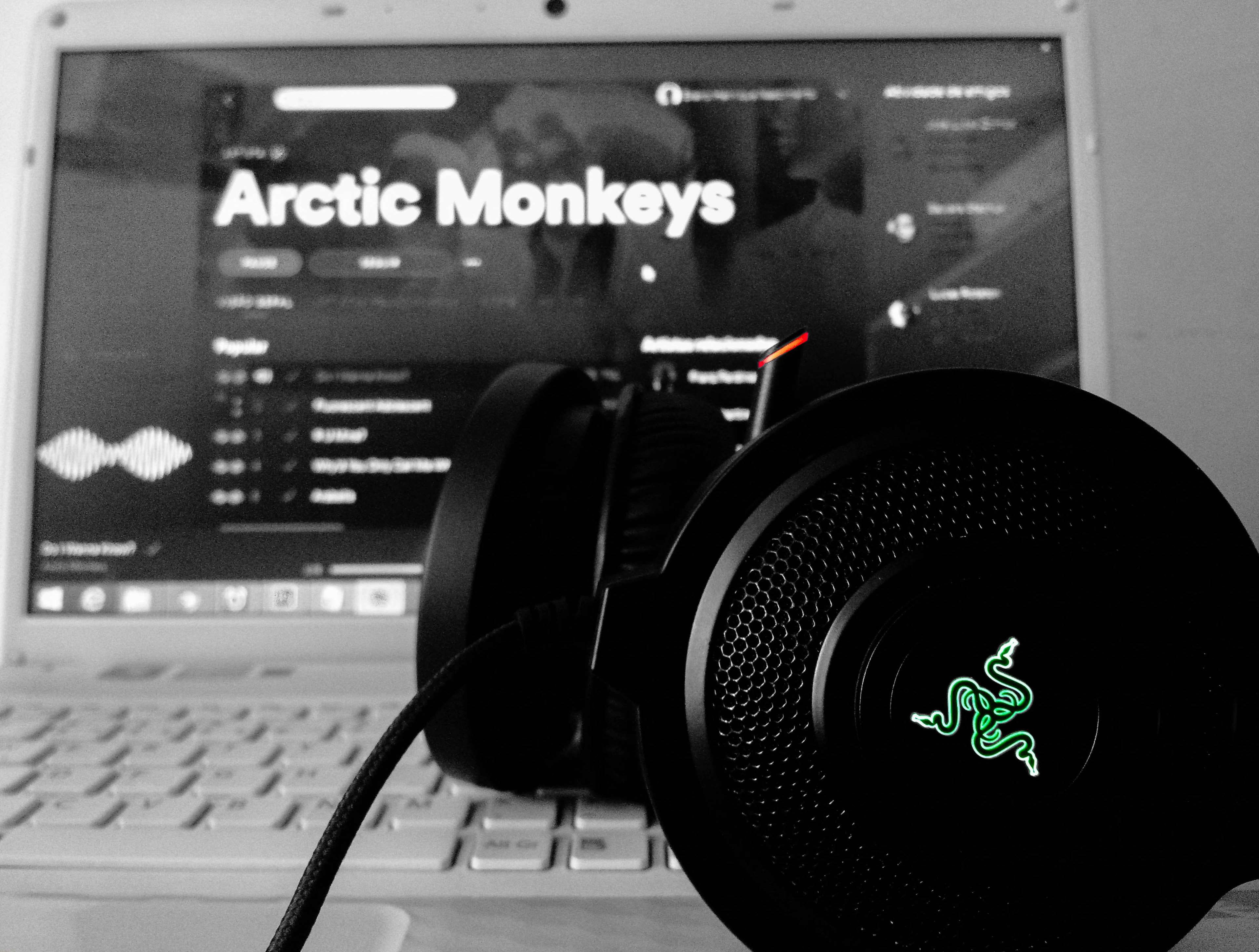 communication, technology, 4K, focus on foreground, input device, headset, bw, no people, recording studio, razer, studio, arts culture and entertainment, HD Wallpaper