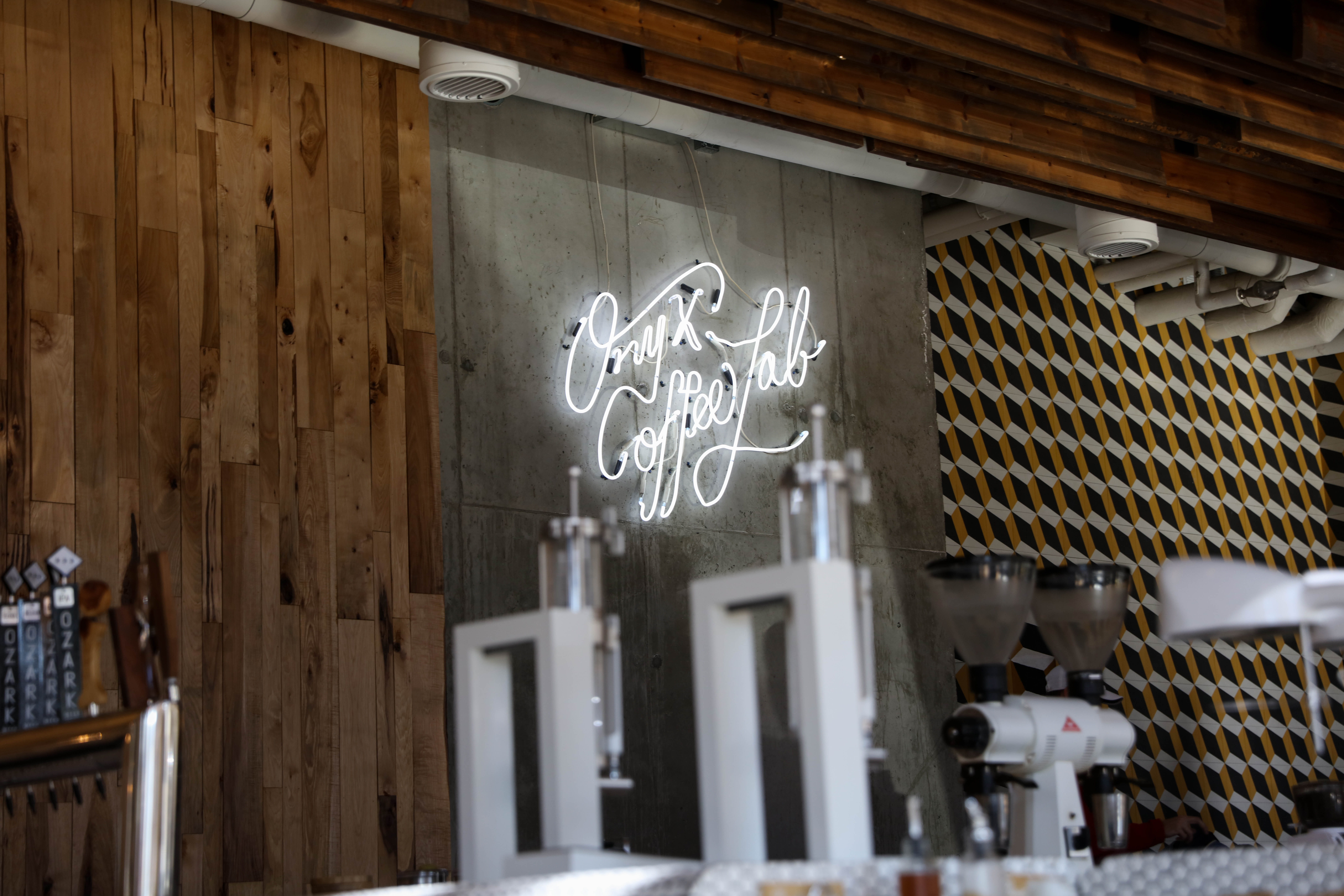 8K, business, restaurant, design, drink, signages, caffee, typography, communication, window, day, wall - building feature, blackboard, building, white color, HD Wallpaper