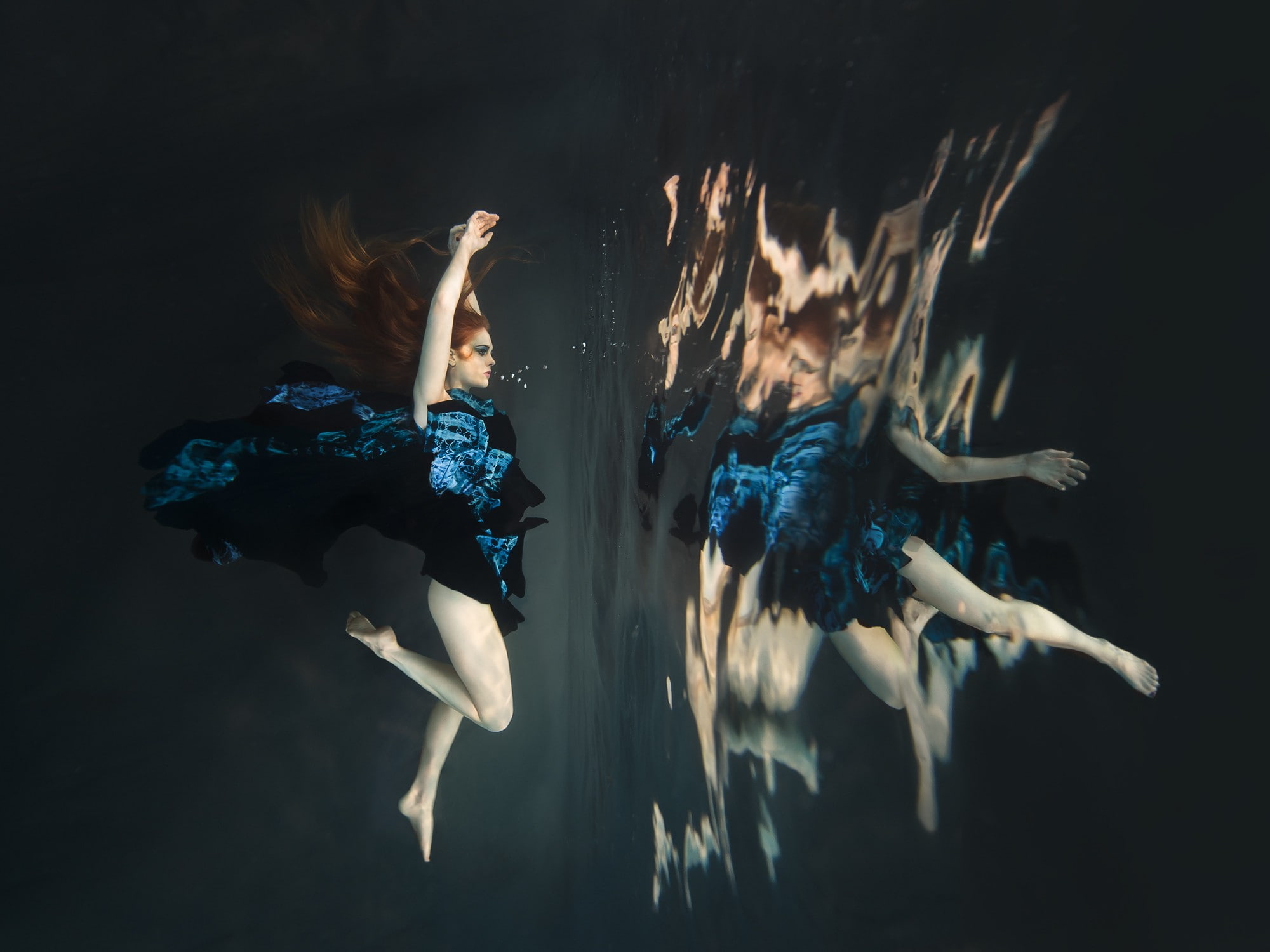 hair, mini, s, long, water, bare, foot, women, bare foot, underwater, model, dress, reflection, black, long hair, 1080P, sleeveless, blue, HD Wallpaper