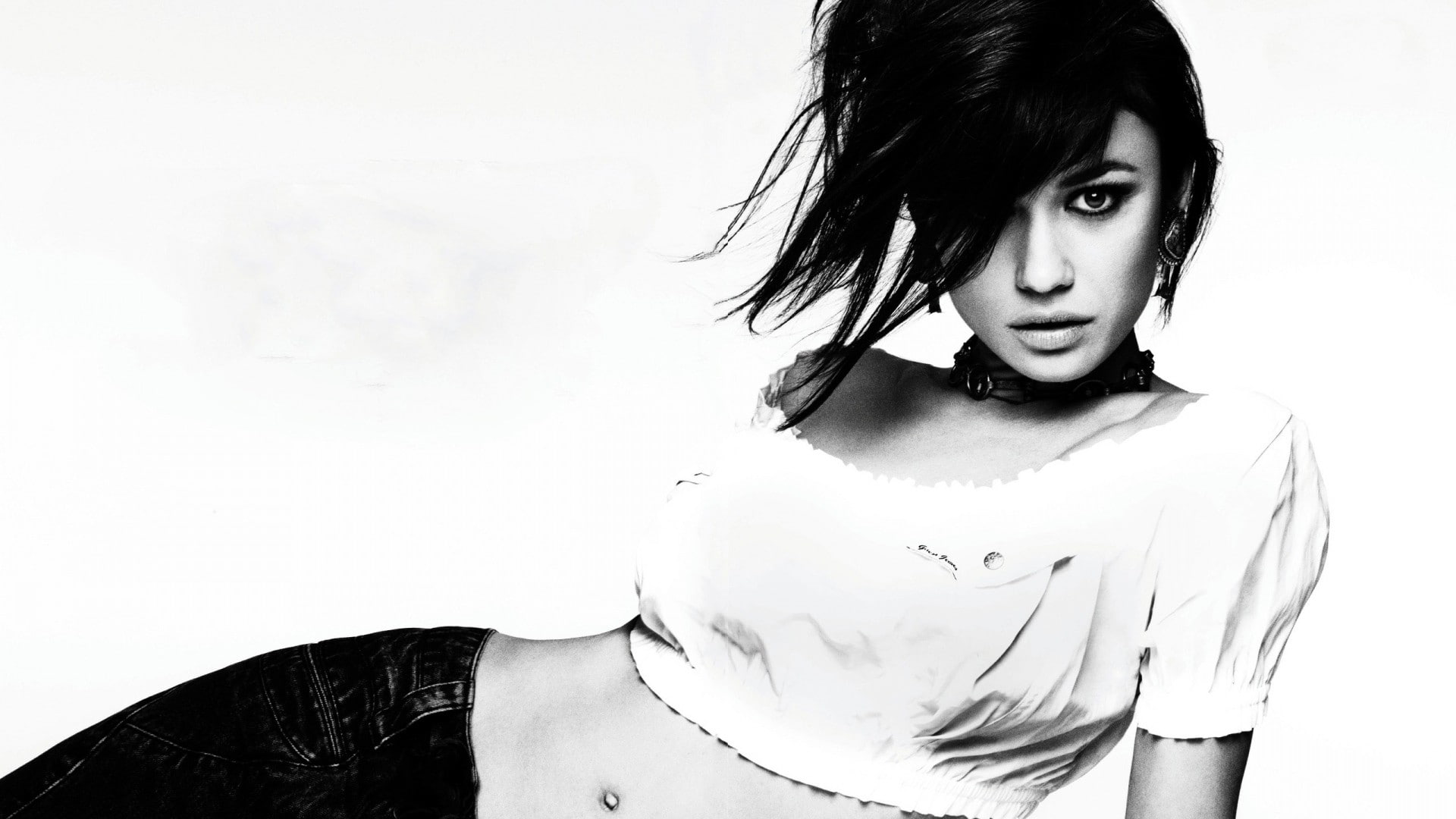 bare shoulders, indoors, 1080P, actress, Olga Kurylenko, monochrome, wall - building feature, short tops, adult, beautiful woman, young women, beauty, HD Wallpaper