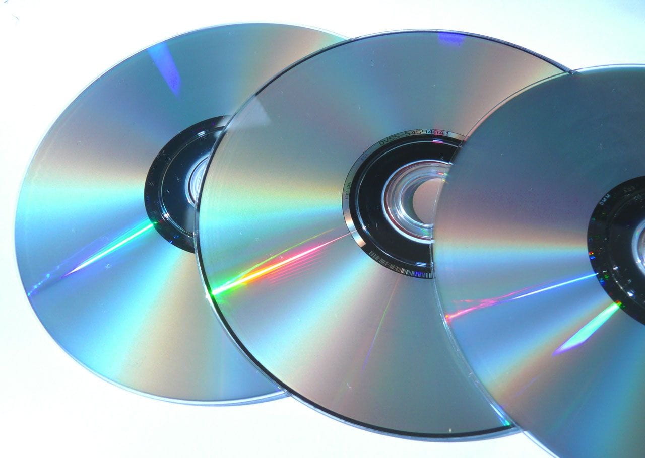 accuracy, white, software, geometric shape, arts culture and entertainment, close-up, plastic, pattern, single object, cd, electronics, no people, compact disc, HD Wallpaper