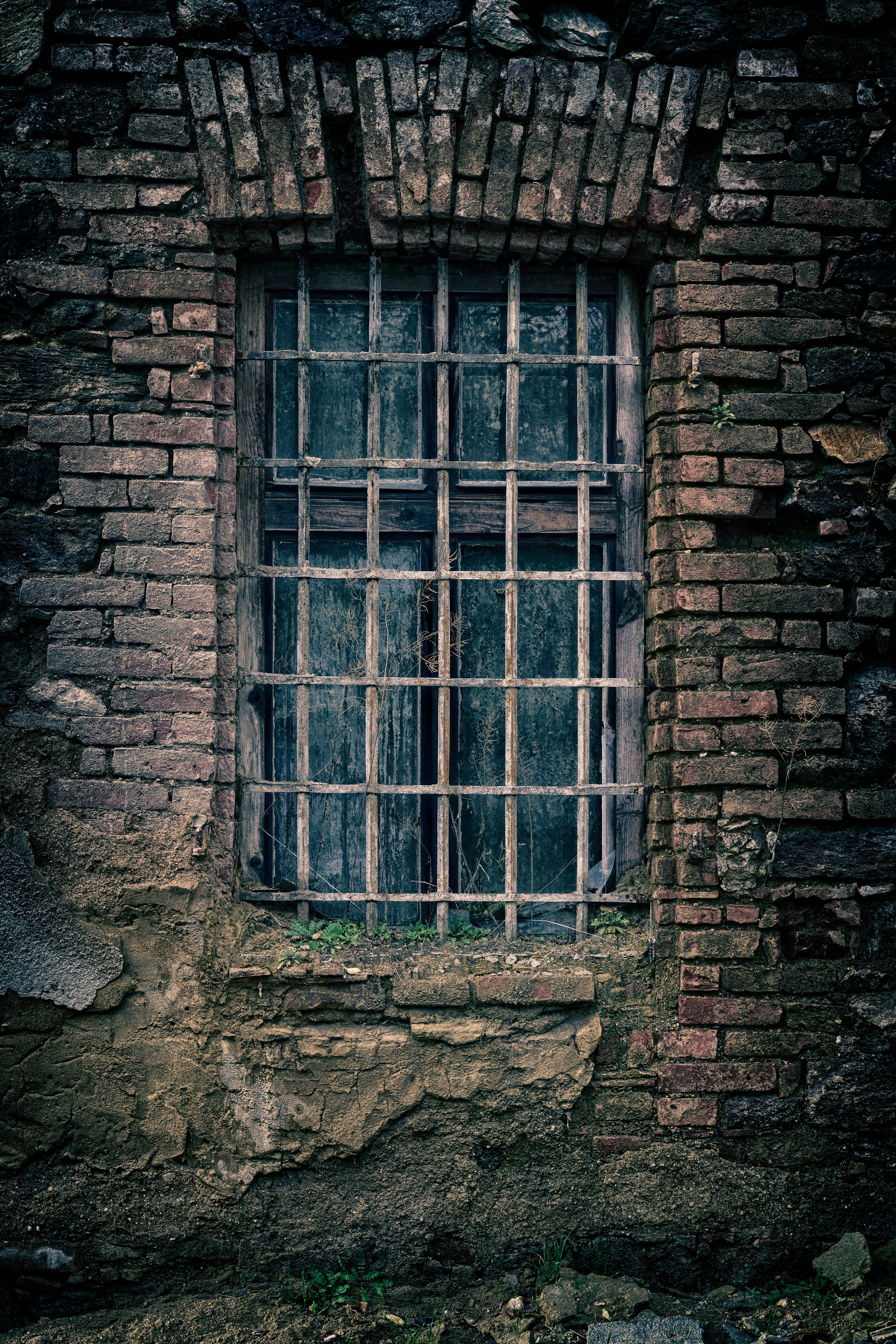 background, no people, basket case, prison, bricked, grate, obsolete, mood, brick, wall - building feature, decline, nostalgia, deterioration, brick wall, Phone HD Wallpaper