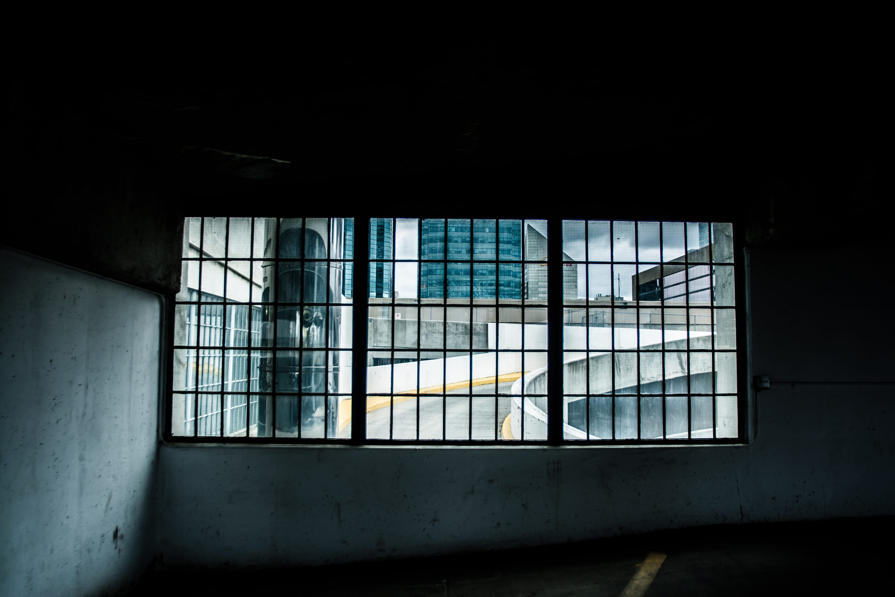 built structure, punishment, transparent, dark, reflection, window, architecture, architectural, no People, concrete, spooky, white, modern, metal, grille, HD Wallpaper