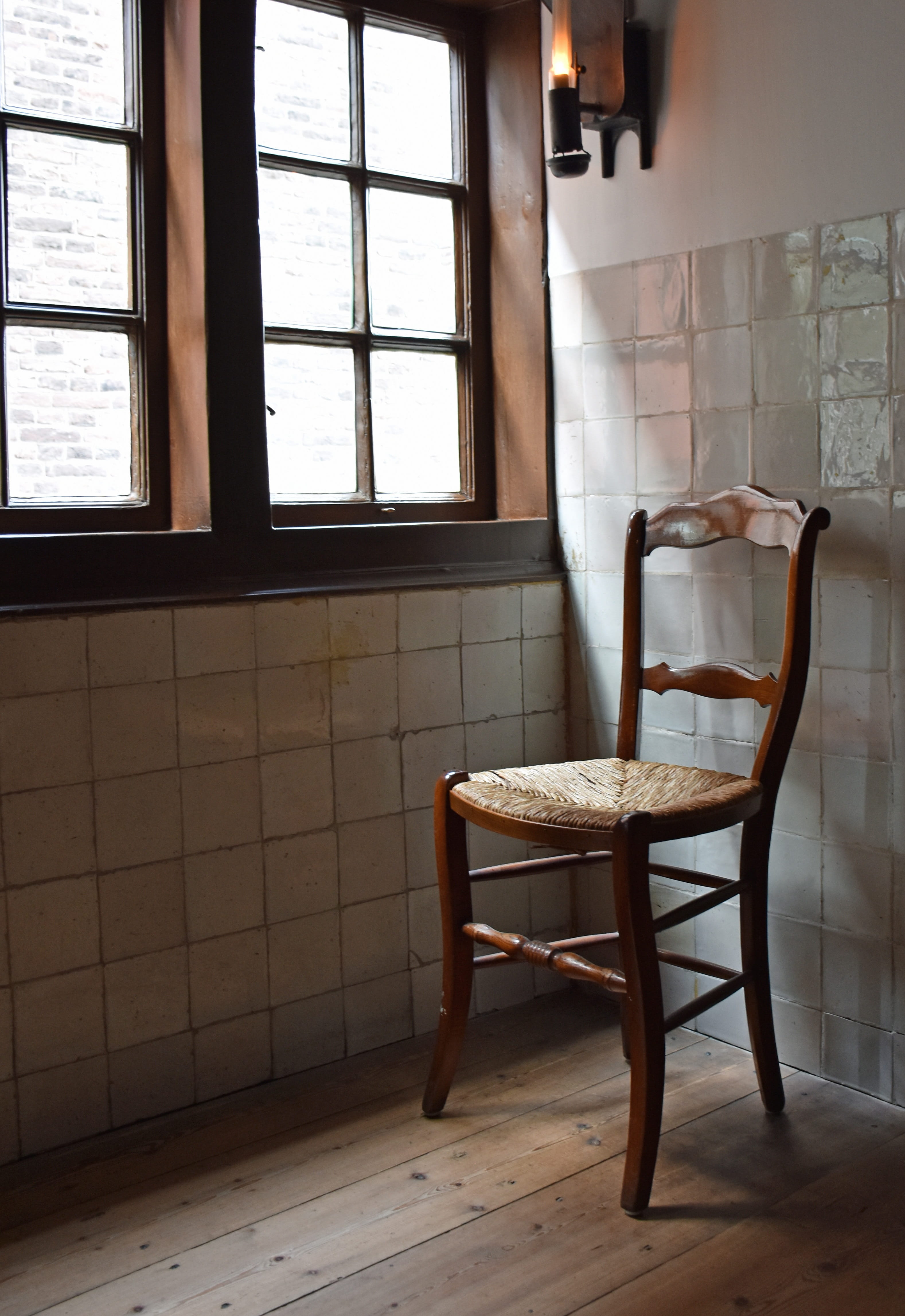 wood - Material, old-fashioned, Chair, Rest, alone, sit, home Interior, look, blank, wall - building feature, Silent, old, home, wall, architecture, architecture And Buildings, Phone HD Wallpaper