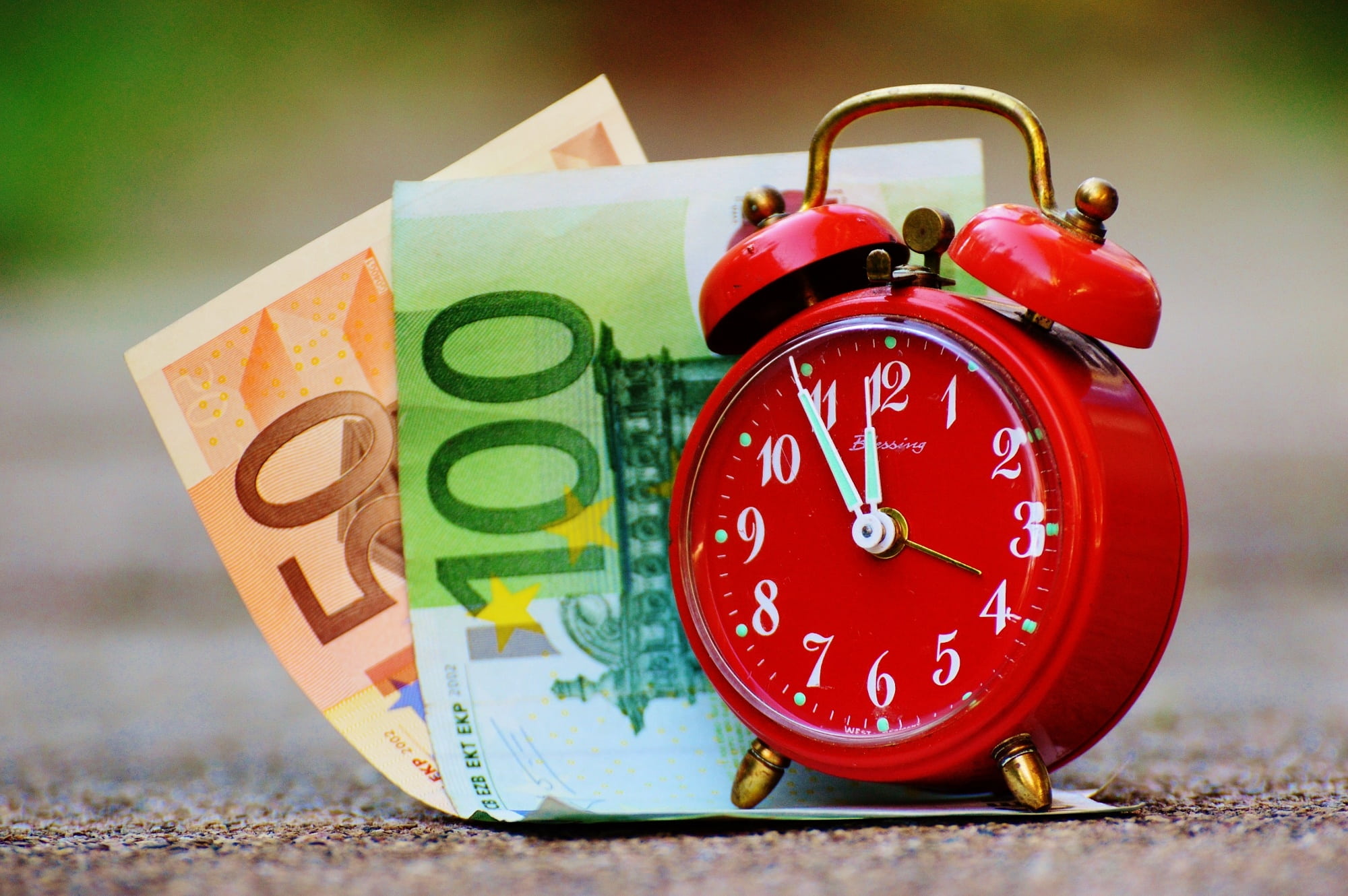 clock face, time, finance, dial, paper currency, one hundred, accuracy, money bag, clock, 1080P, disaster, way of thinking, banknotes, hours, pointer, HD Wallpaper