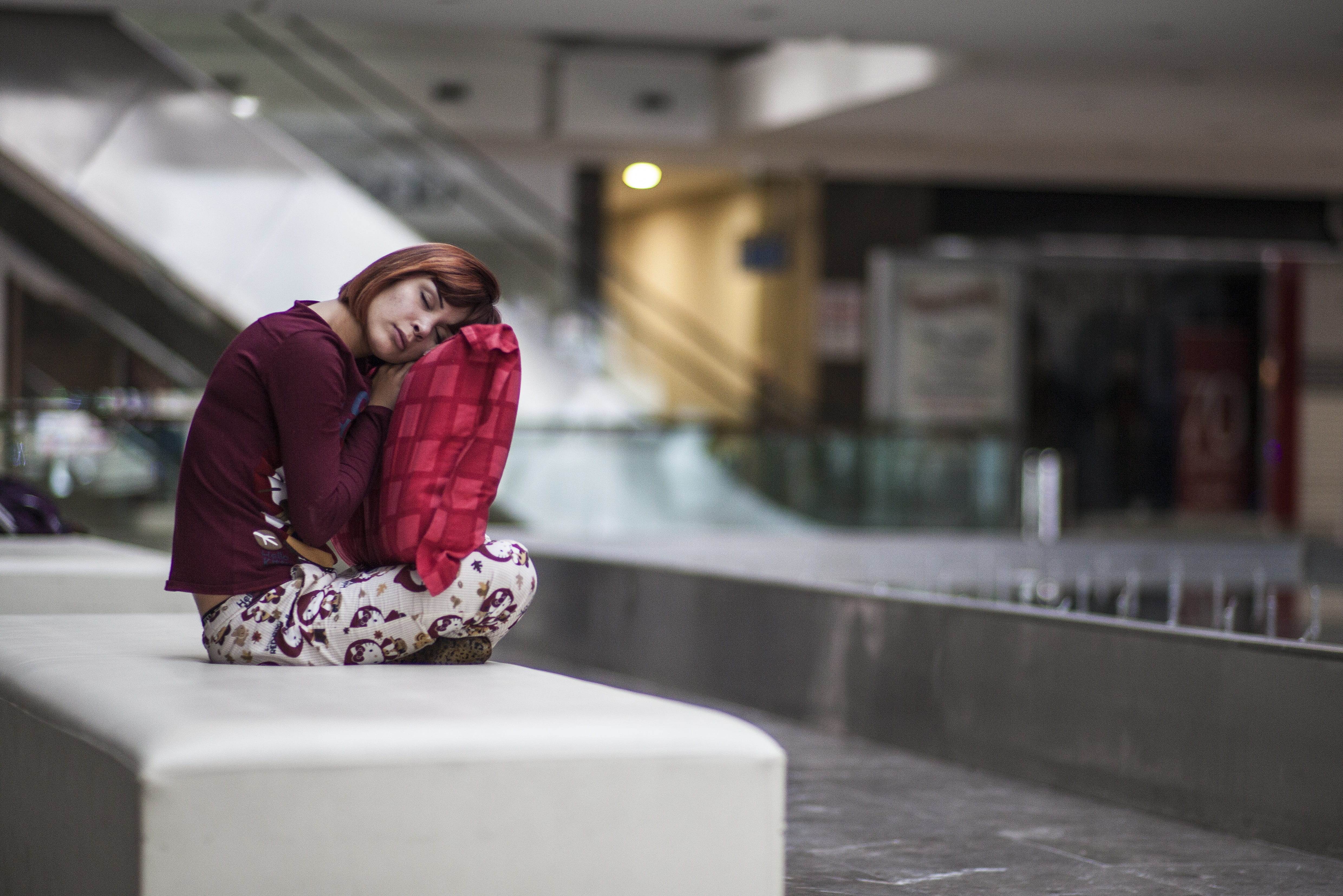 sleepwalker, morning, pillow, desperate, standing, rest, women, modern, winter, psychology, color, psychiatric, leather, relaxation, scarf, waiting, emotion, HD Wallpaper