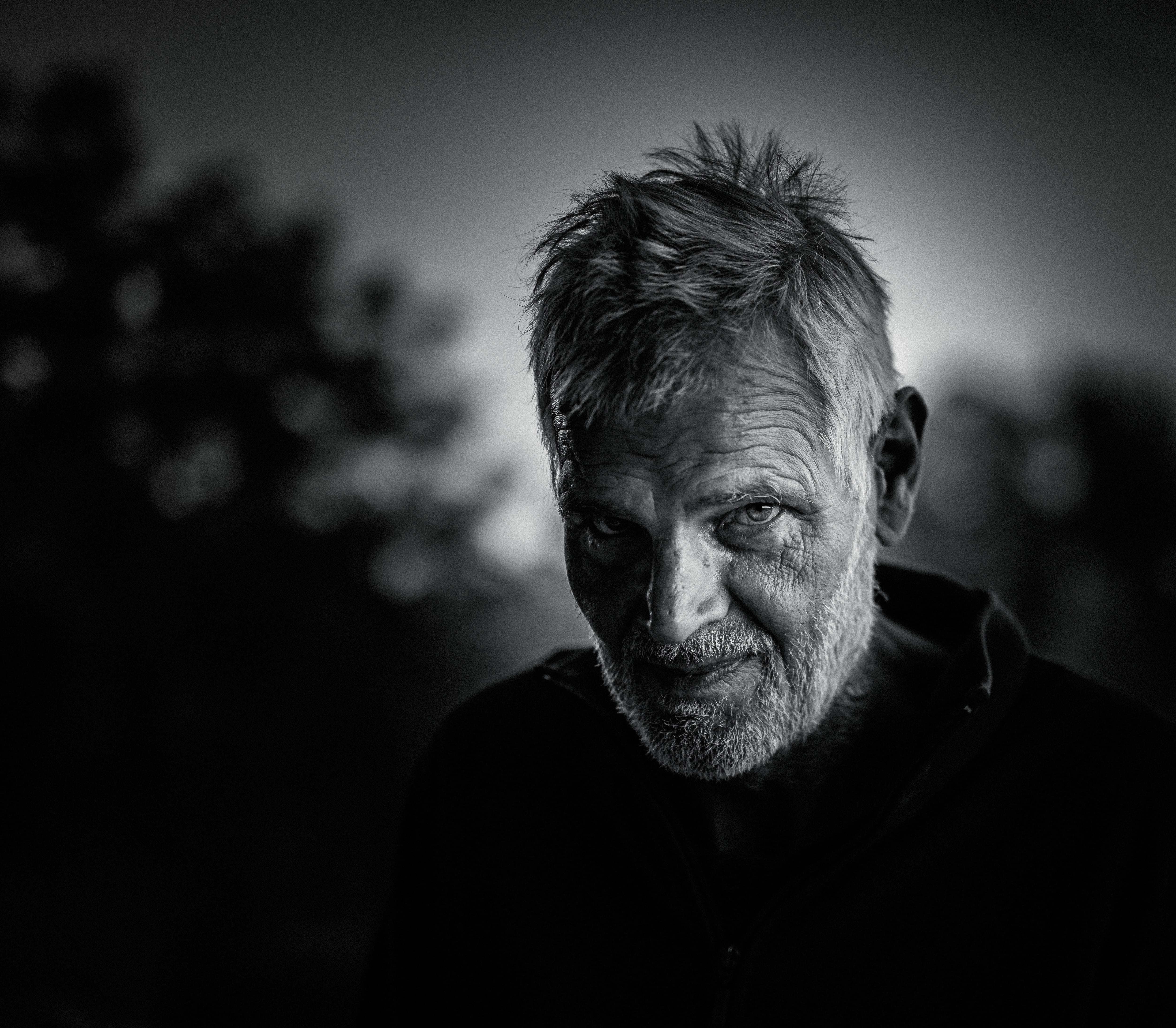 wrinkles, facial hair, person, elderly, lifestyles, depth of field, mature adult, headshot, elder, face, mature men, dark, looking, adult, males, white, HD Wallpaper