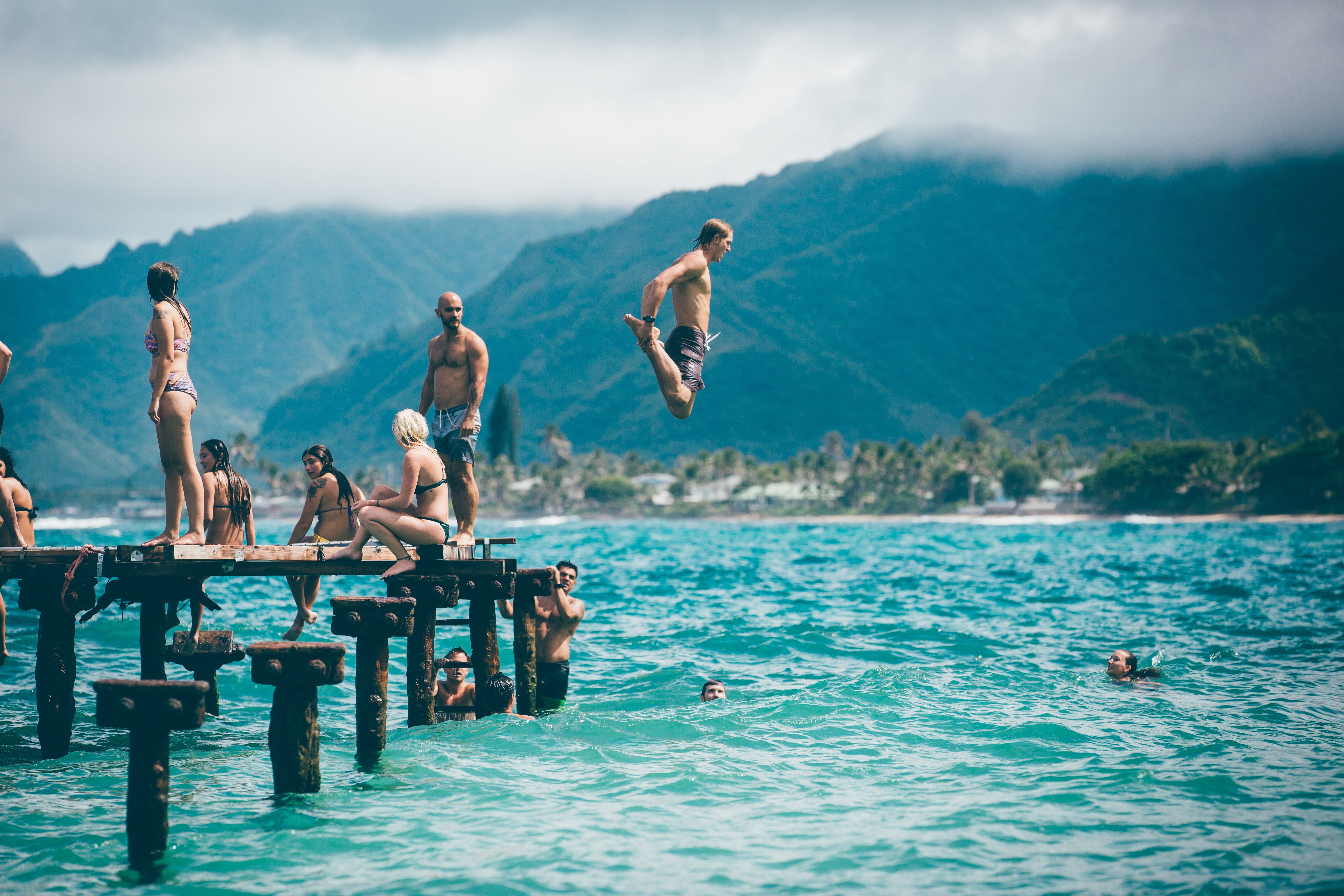 outdoors, water, summer, group of people, body, ocean, unto, woman, tropical, holiday, resort, enjoyment, sea, sky, leisure, beauty in nature, diving, beach, HD Wallpaper