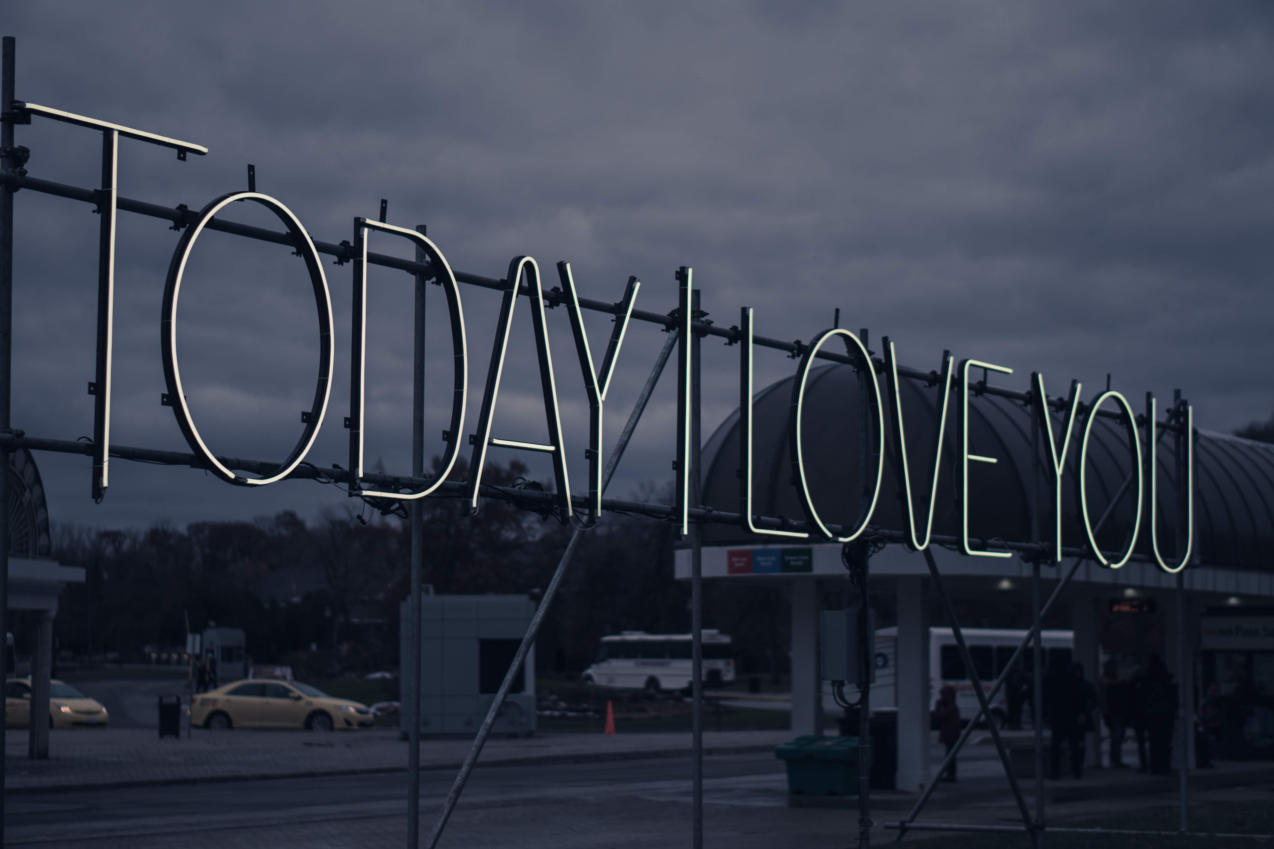 neon sign, sign, circle, i love you, architecture, niagara falls, day, western script, cloud - sky, niagara, metal, sky, night, canada, built structure, HD Wallpaper
