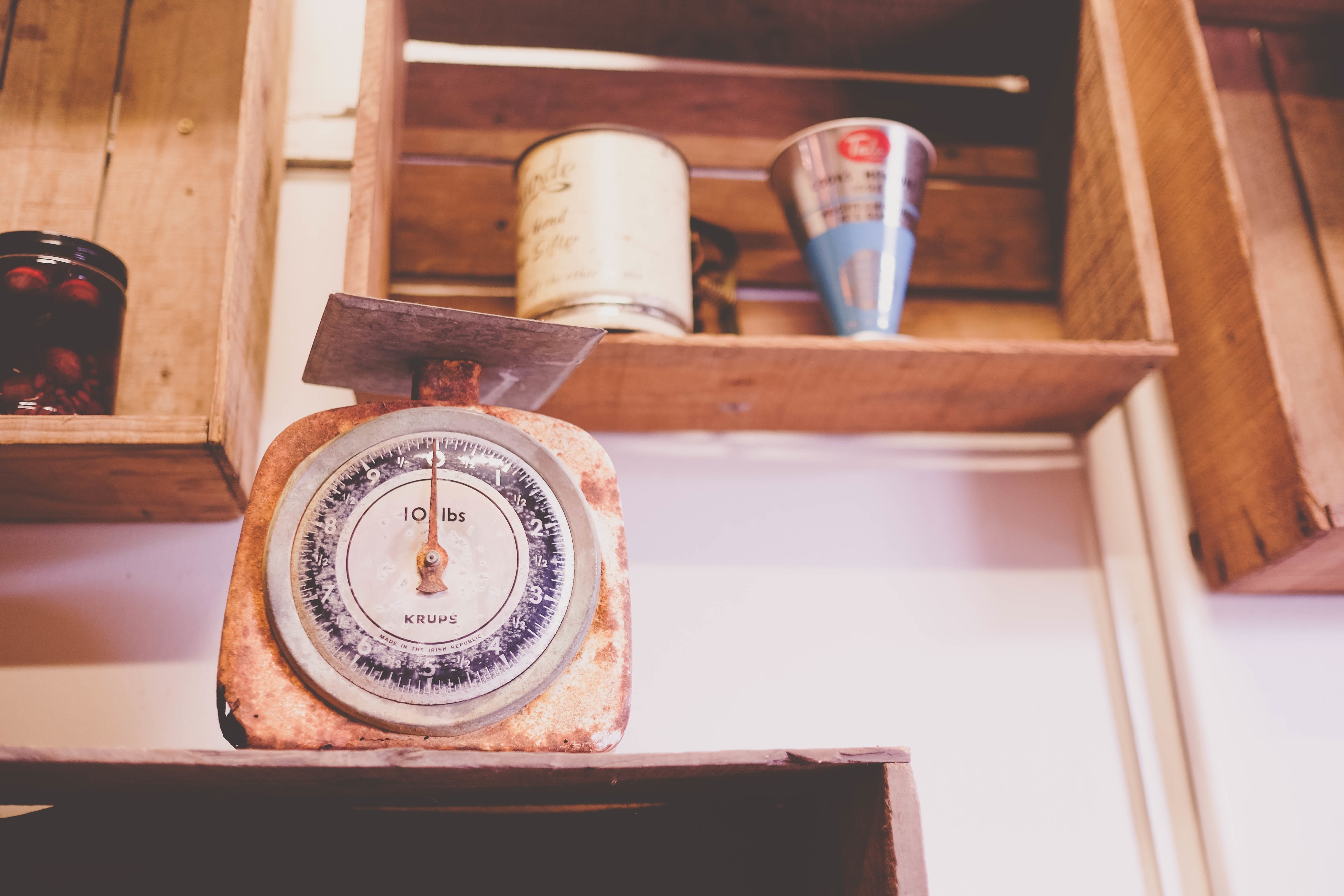 tool, close-up, architecture, nutrition, measurement, antique, history, measuring, weighing, equipment, clock, home, scale, weight, chair, focus on foreground, HD Wallpaper