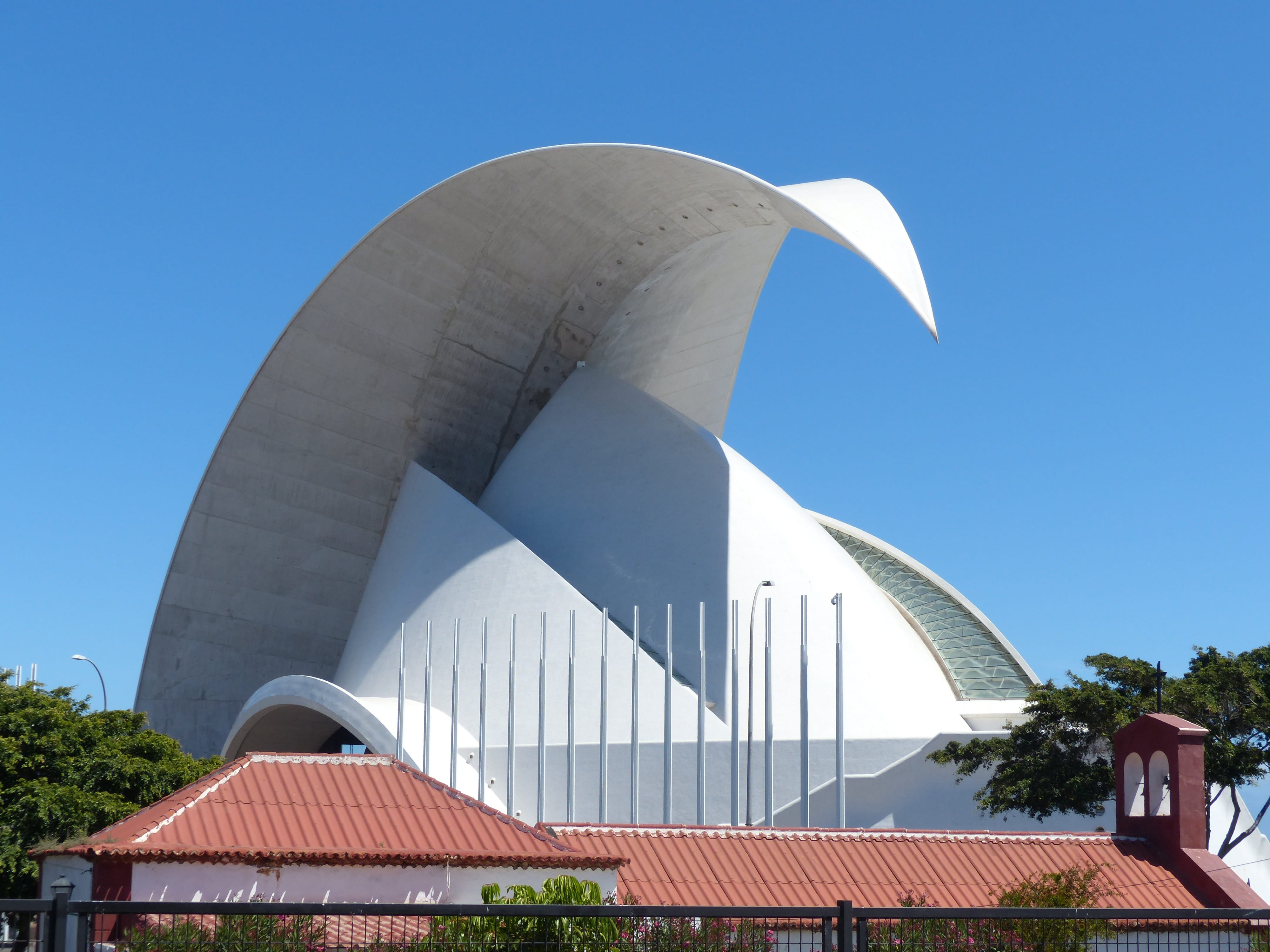 de, concert hall, canary islands, no people, design, arch, blue, city, sky, day, low angle view, auditorium of tenerife, tenerife, building exterior, roof, HD Wallpaper