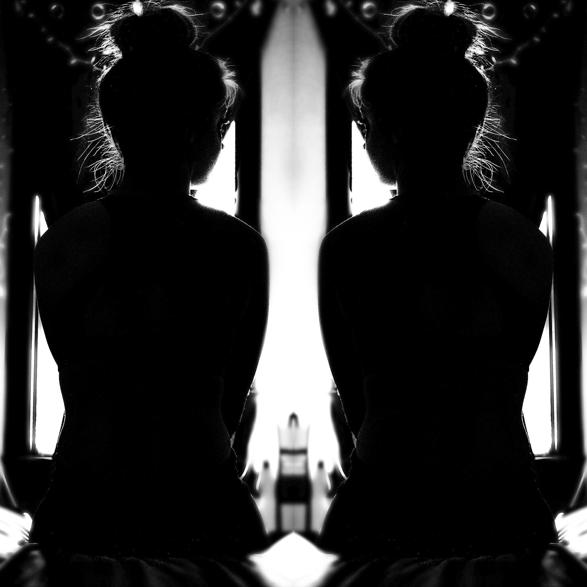 day, incidental people, sadness, architecture, lifestyles, two people, guilt, anxiety, people, indoors, representation, rear view, focus on foreground, Phone HD Wallpaper