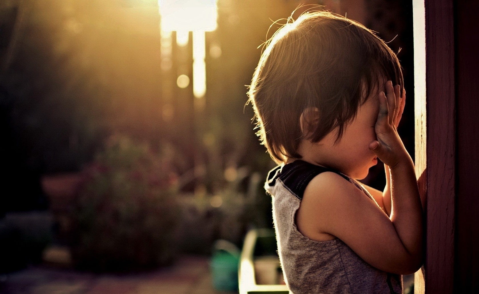distraught, Child, Hurt, profile view, depression - sadness, innocence, side view, childhood, anxiety, emotion, lens flare, 720P, men, offspring, one person, HD Wallpaper