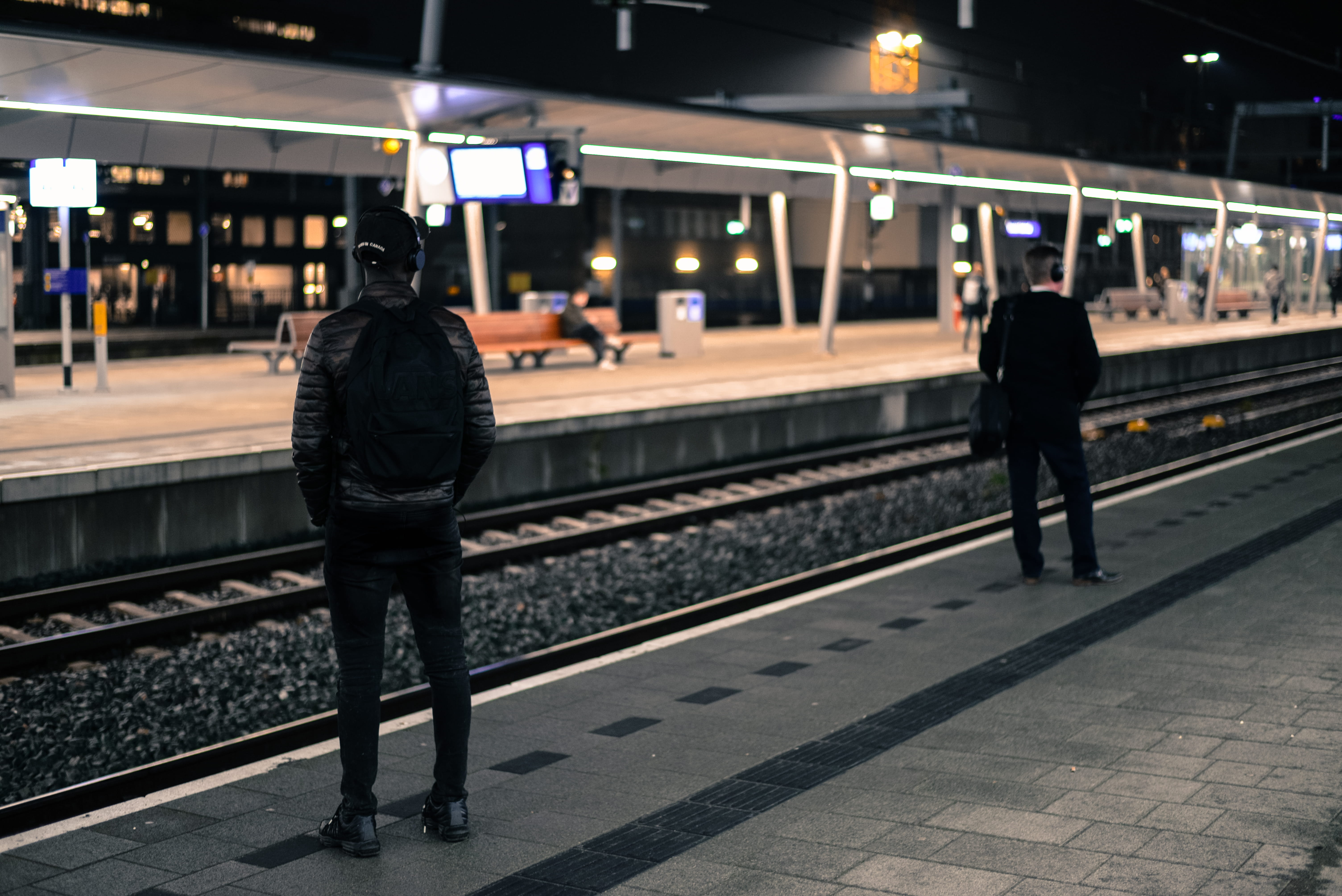 railroad track, transportation system, blur, modern, close-up, transportation, subway system, warm clothing, railroad station platform, journey, waiting, HD Wallpaper