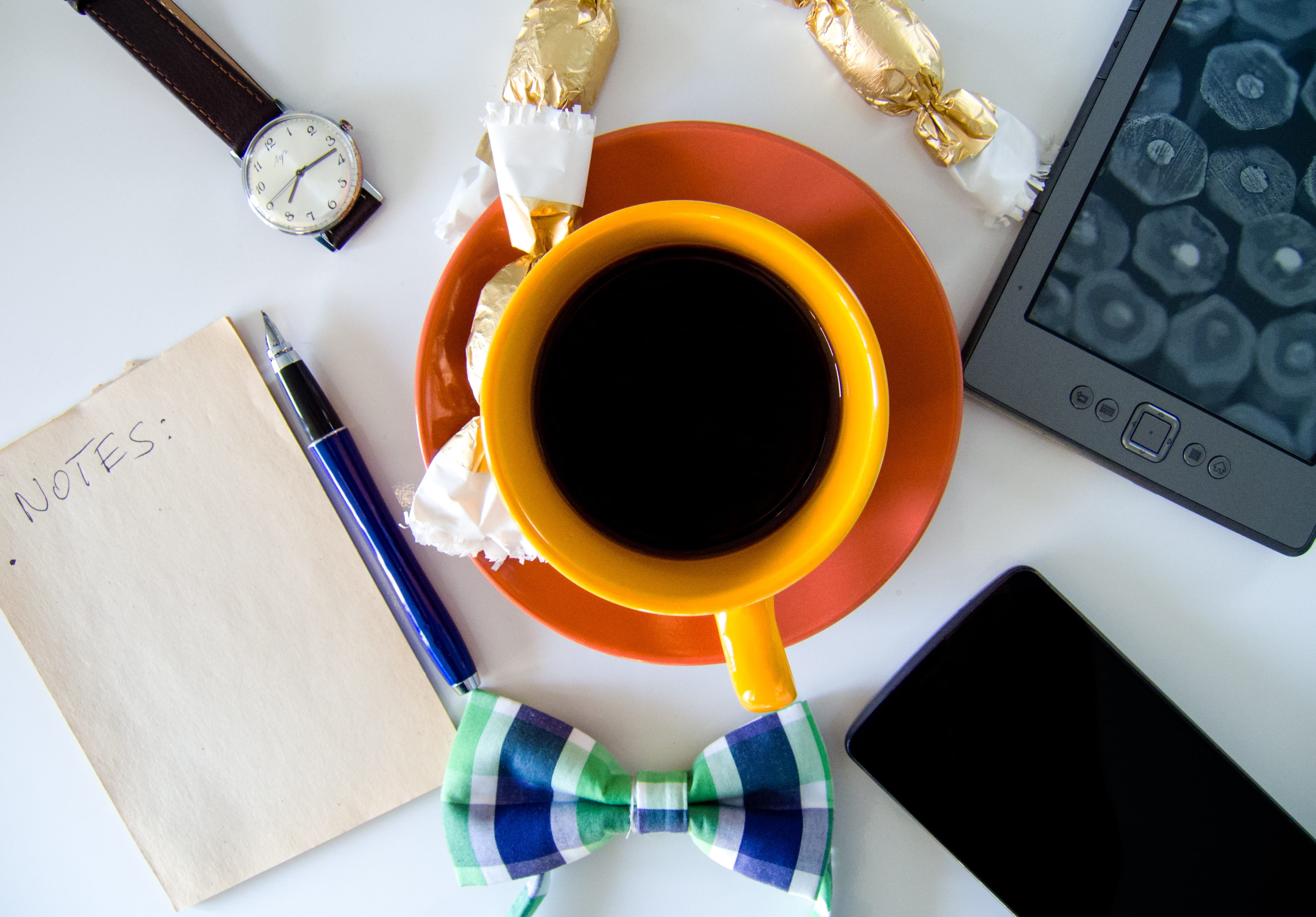 Morning, white background, drink, Coffee, the layout of, still life, time, mug, business, phone, the order of the, wireless technology, the purity of the, HD Wallpaper