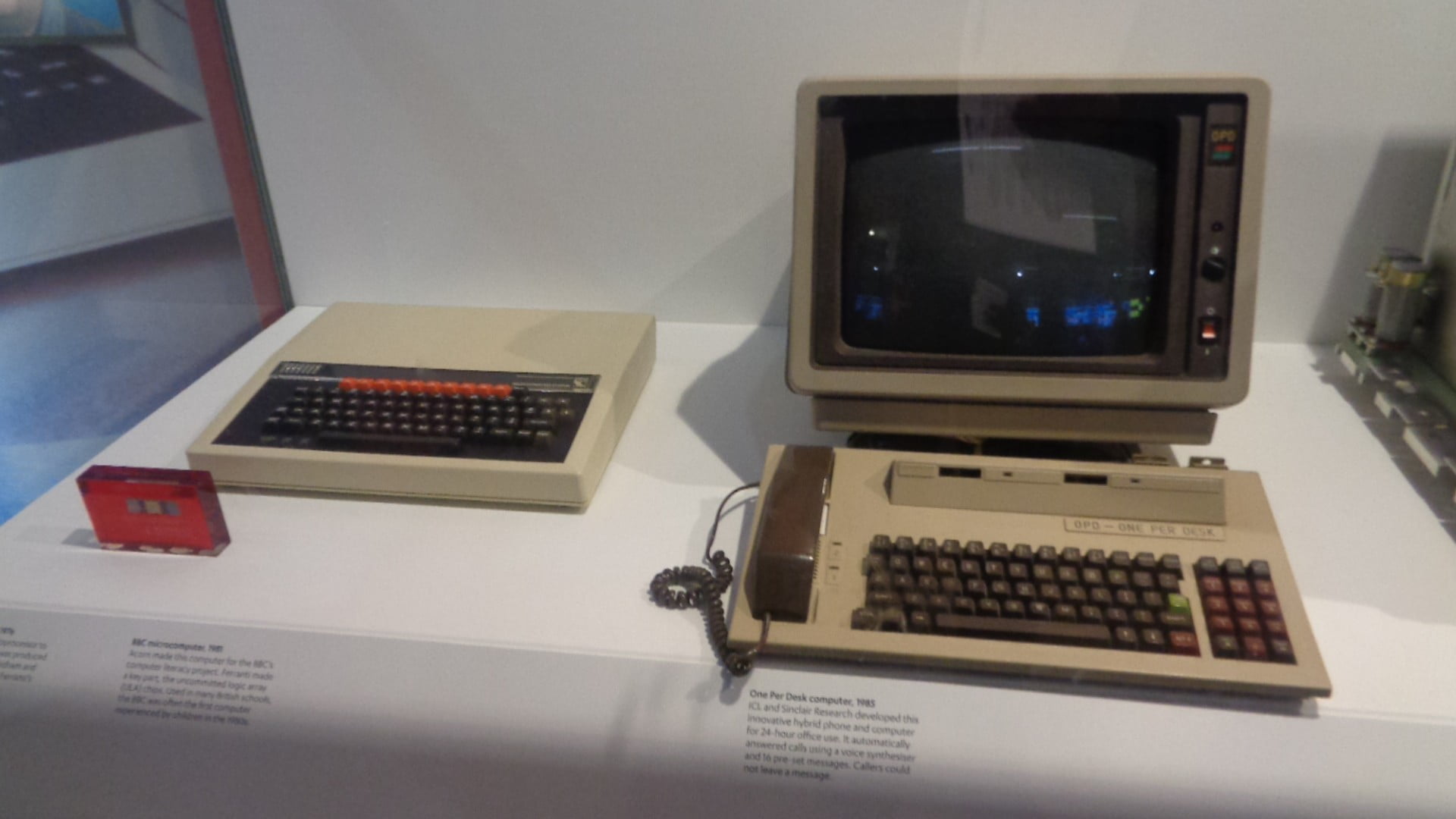 black, device screen, computer equipment, desk, computer monitor, 1080P, close-up, white, indoors, retro styled, technology, table, calculator, text, wireless technology, HD Wallpaper
