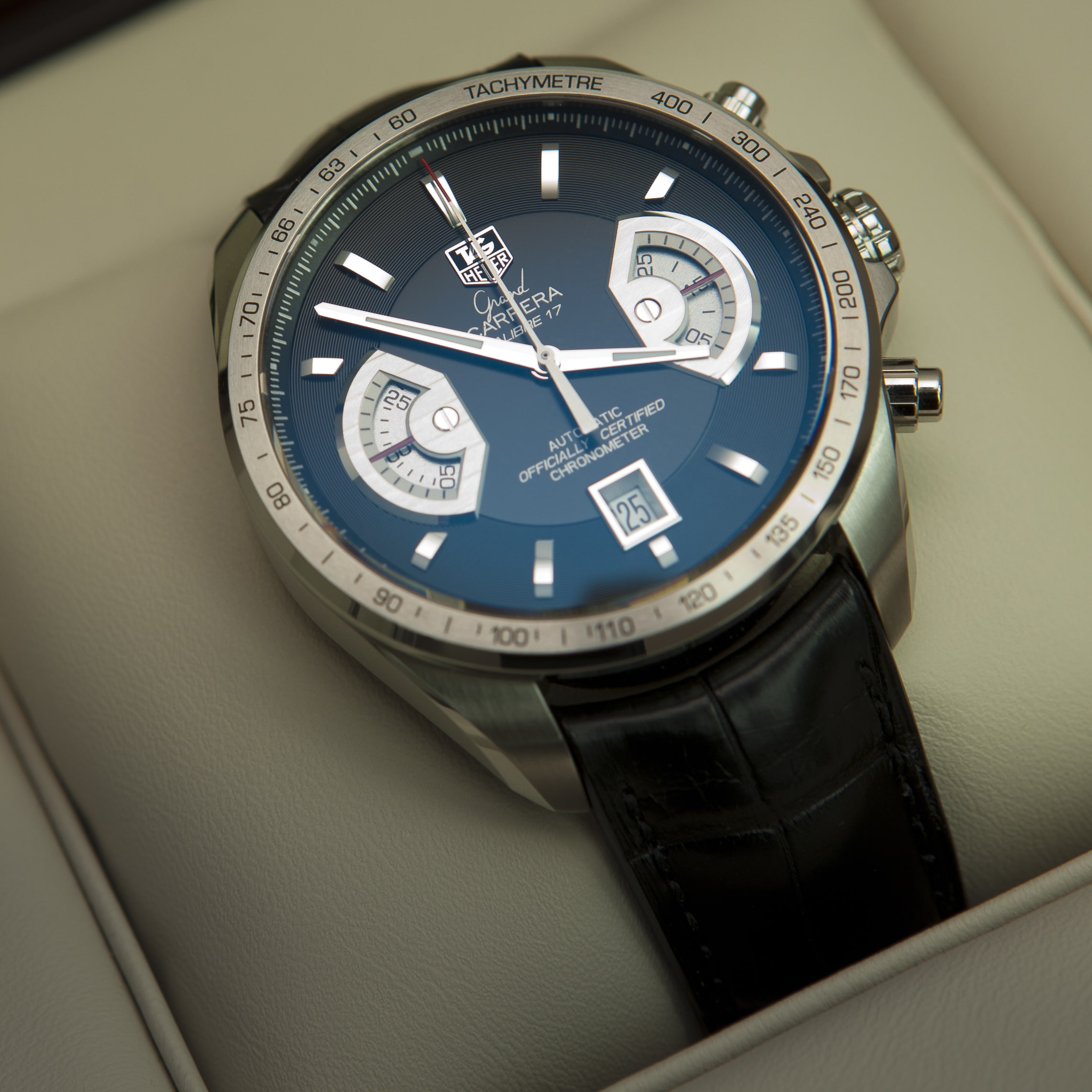 watch, round, 1080P, leather, chronograph, carrera, colored, TAG Heuer Grand Carrera Chronograph Calibre 17 RS, strap, black, silver, arrows, Phone HD Wallpaper