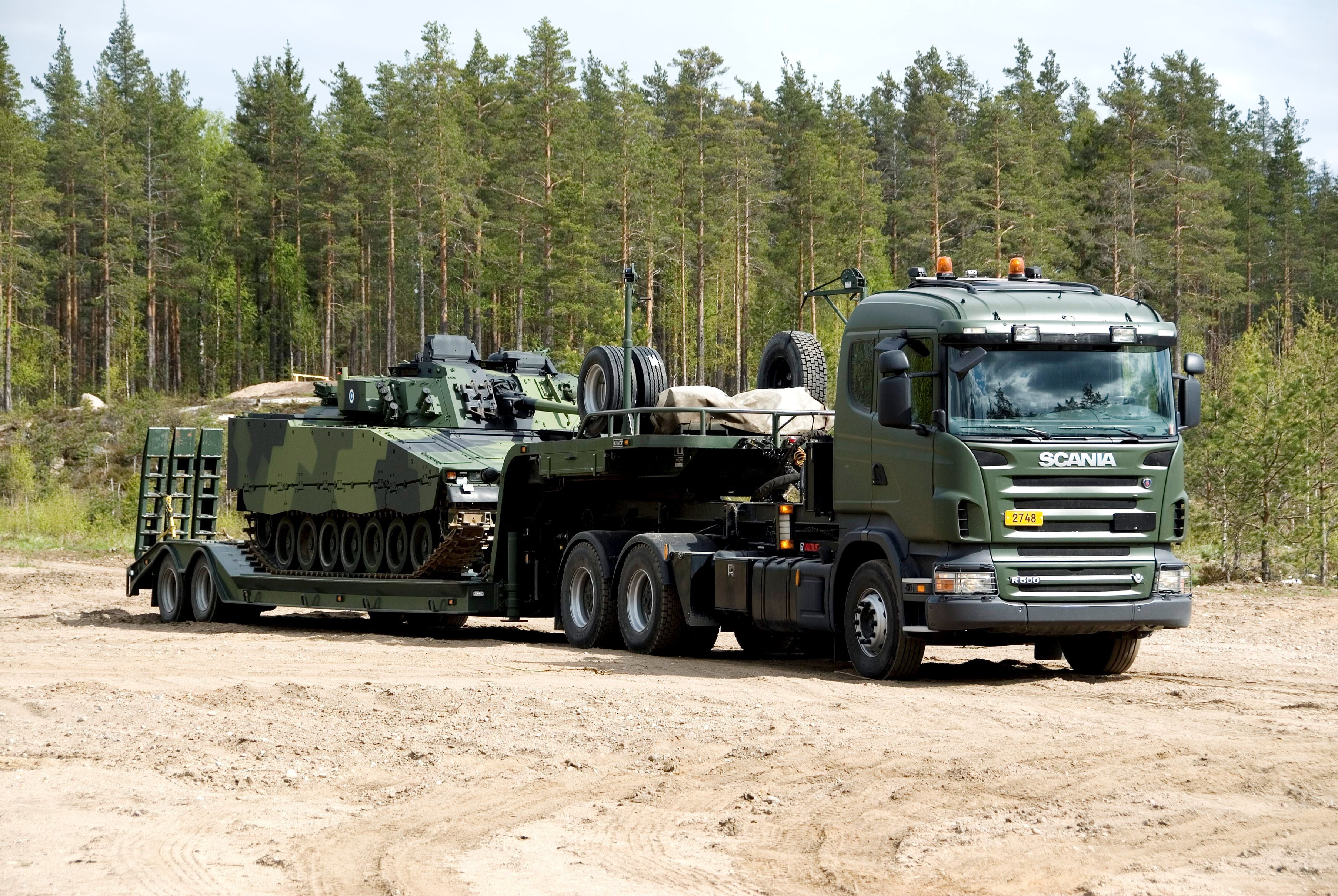 no people, 2K, commercial land vehicle, transportation of military equipment, day, transportation, tree, business, land vehicle, freight, green, VS Finland, HD Wallpaper