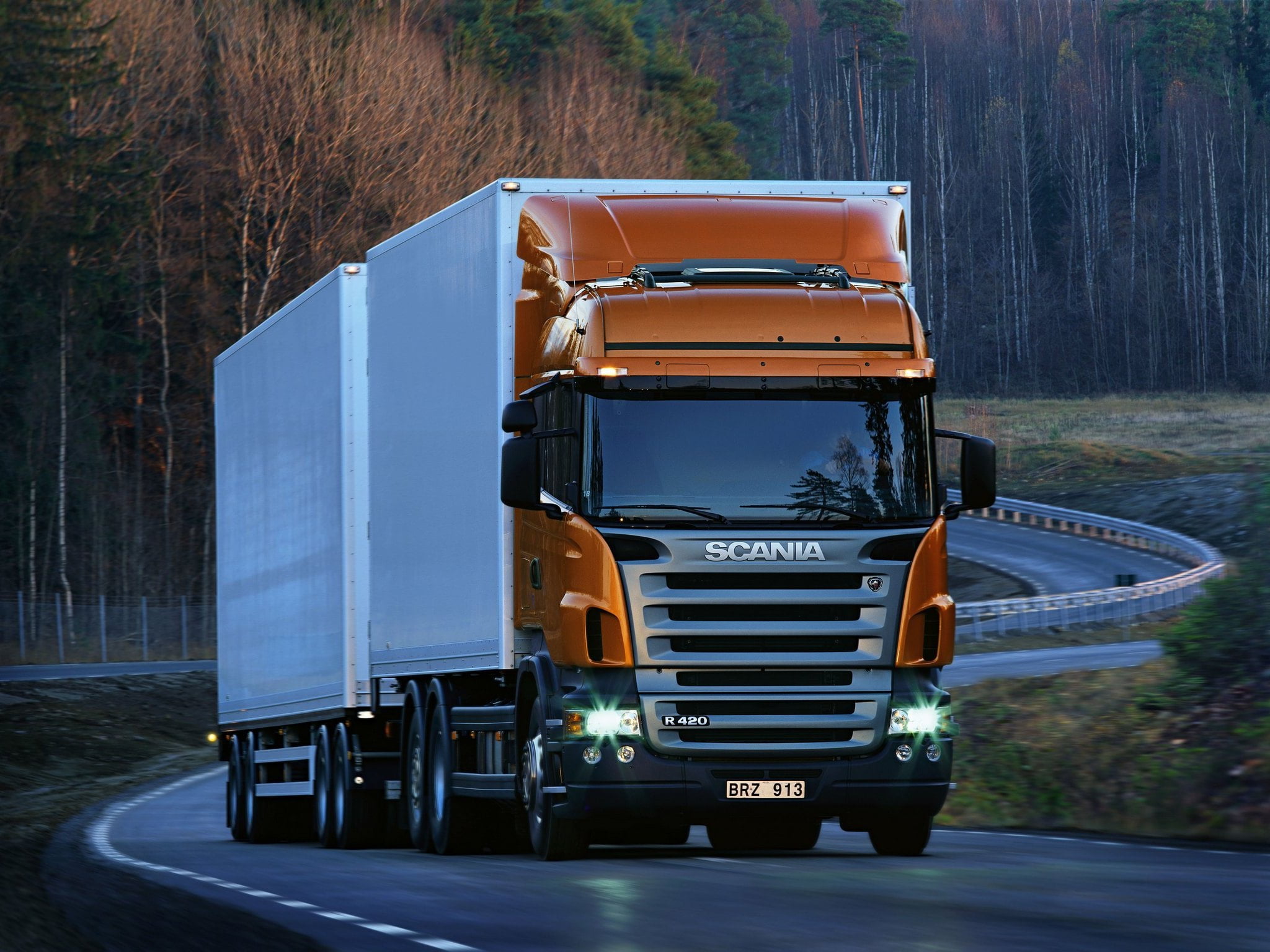 traffic, outdoors, on the move, shipping, car, cargo, transportation, cargo Container, trucking, tree, mode of transportation, motion, The trailer, semi-Truck, HD Wallpaper