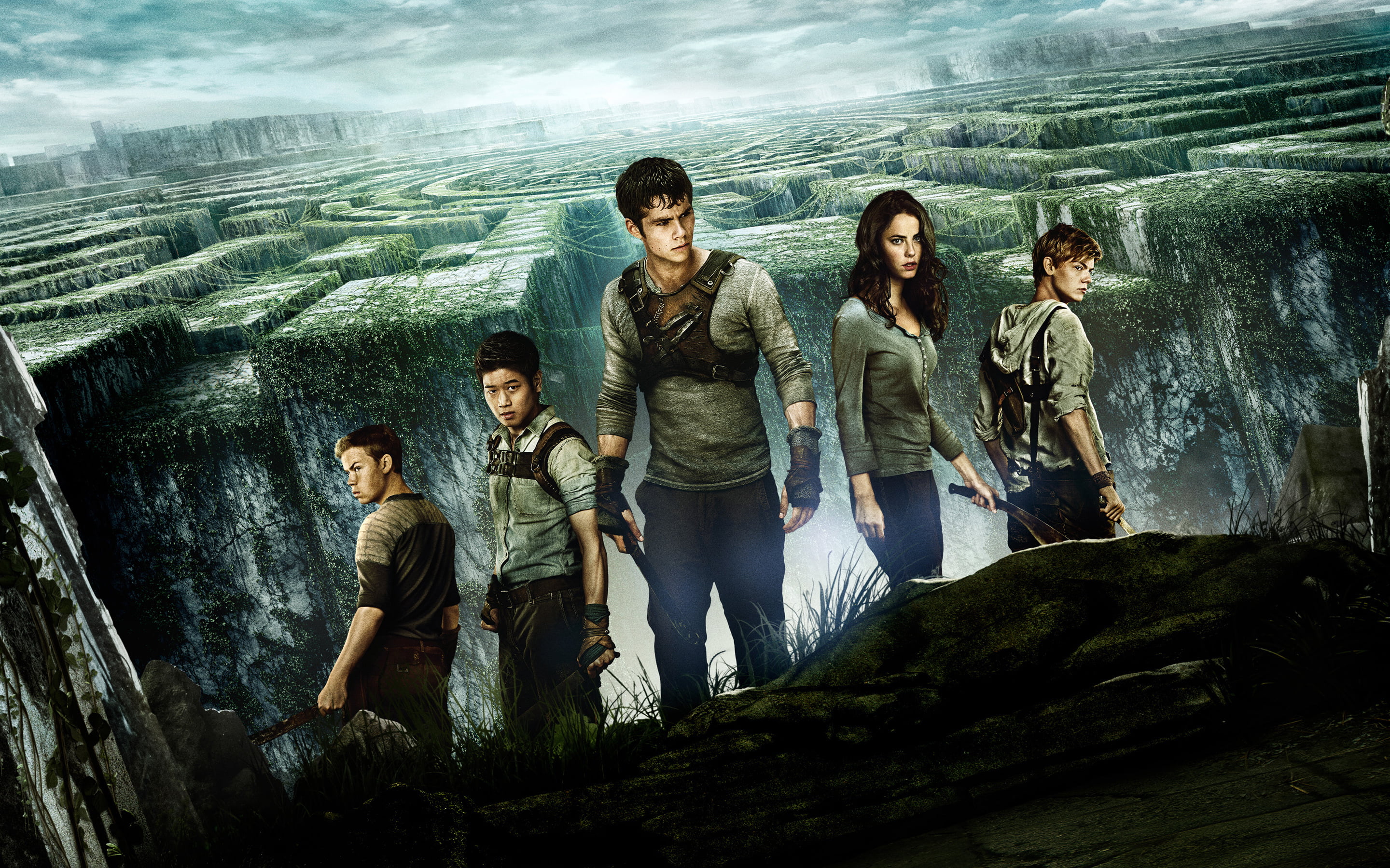 cinema, knife, Will Poulter, 2014, asiatic, rock, cheerful, men, Kaya Scodelario, rock - Object, man, maze, adventure, machete, togetherness, outdoors, HD Wallpaper