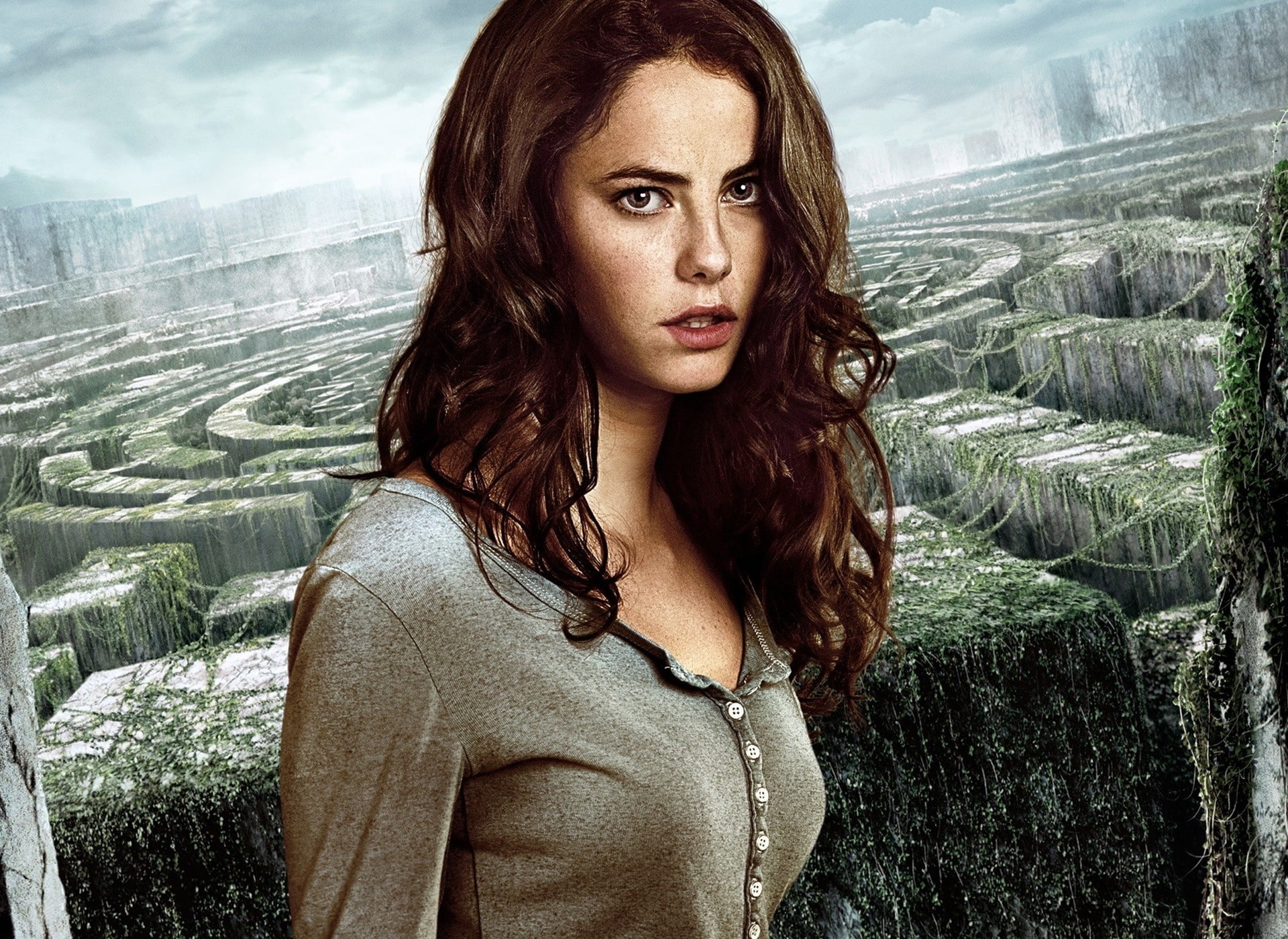sky, maze, Scodelario, Skins, 2014, film, Kaya Scodelario, labyrinth, 1080P, The Maze Runner, girl, British, Effy Stonem, survivor, woman, vegetation, HD Wallpaper