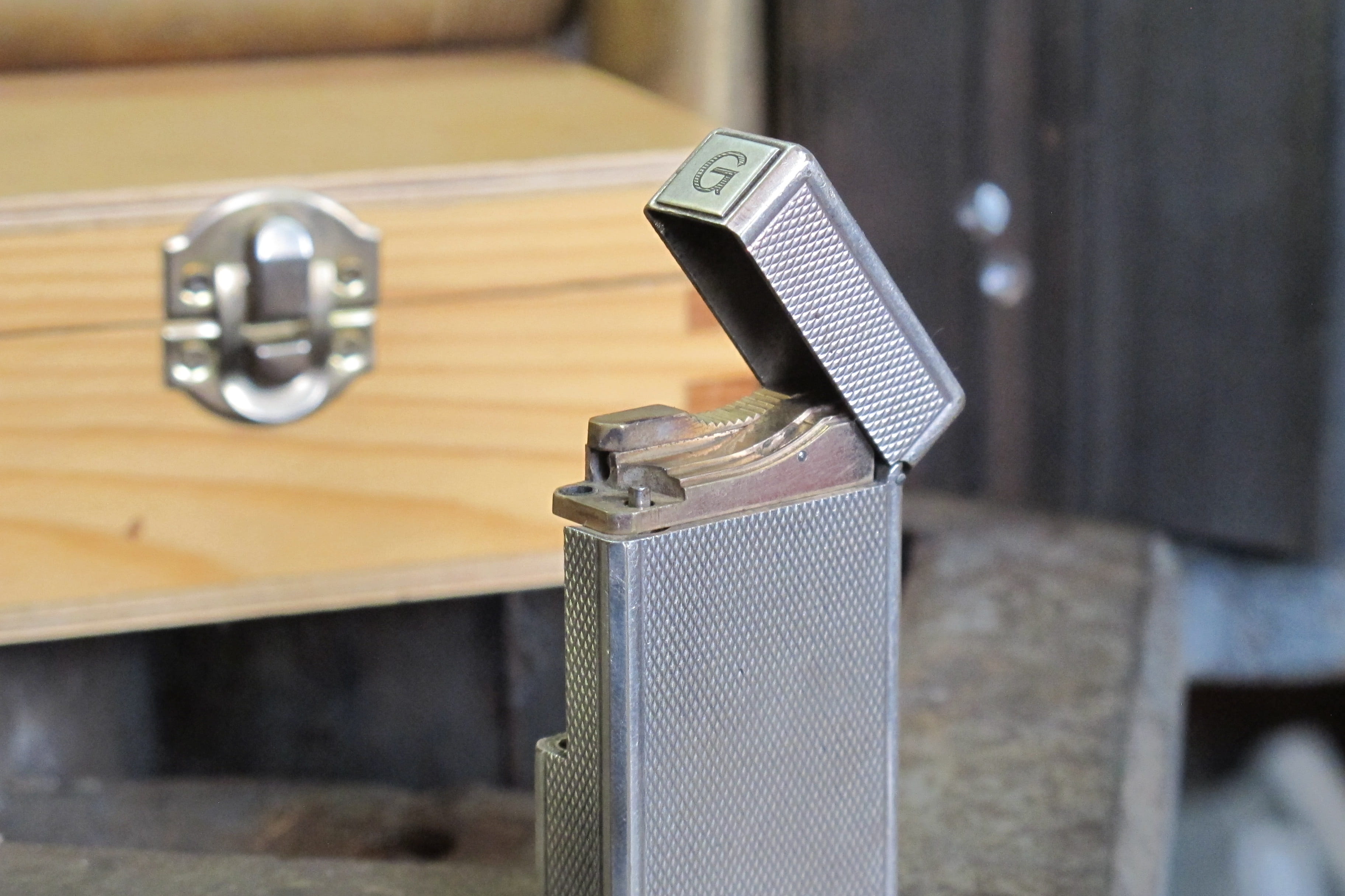 table, metal, day, noble, selective focus, wood - material, still life, technology, silver, protection, 2K, security system, safety, focus on foreground, HD Wallpaper