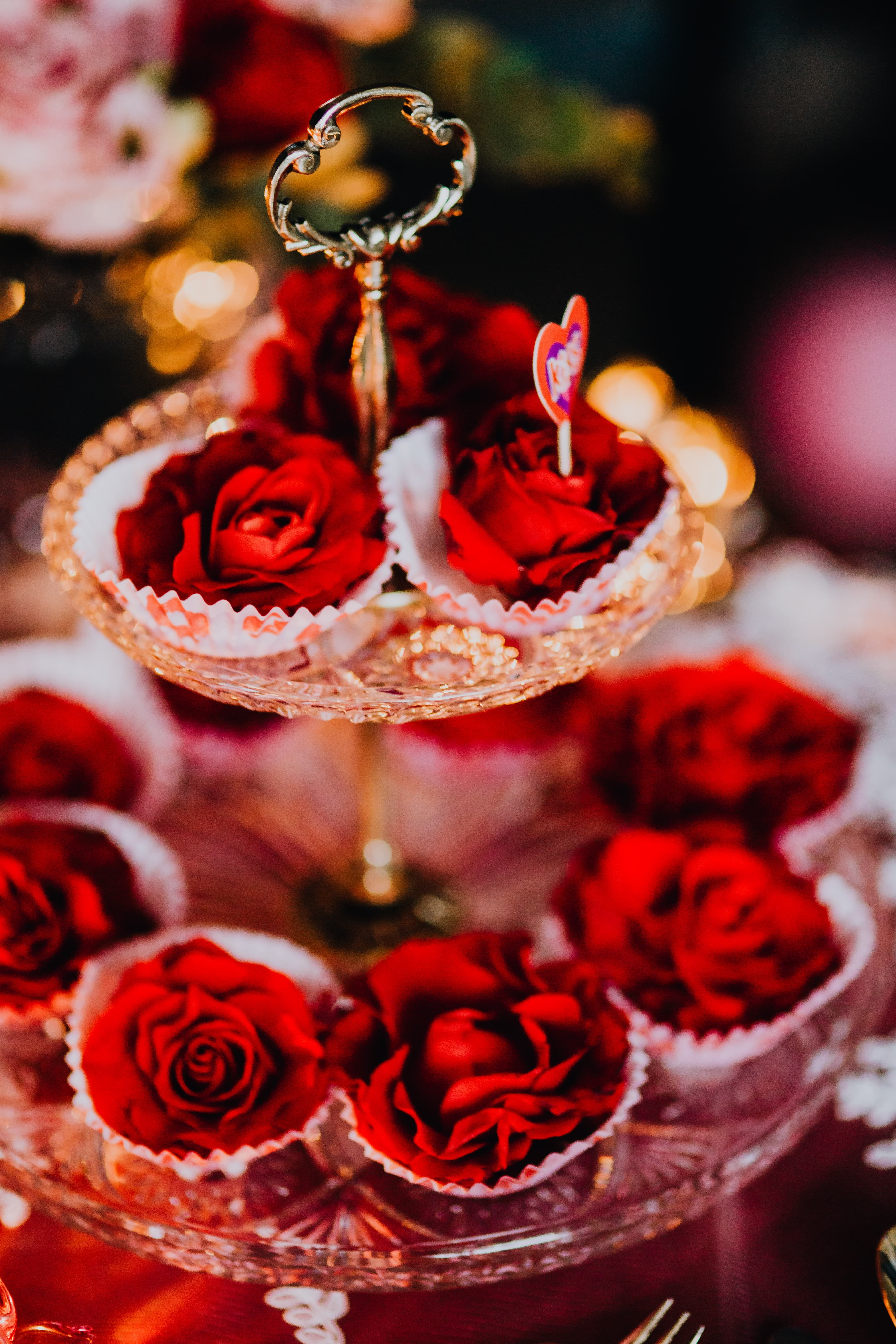 5K, dinner, high angle view, focus on foreground, plant, decorations, decoration, festival, indoors, pink, flowers, tableware, february, romantic, belief, Phone HD Wallpaper