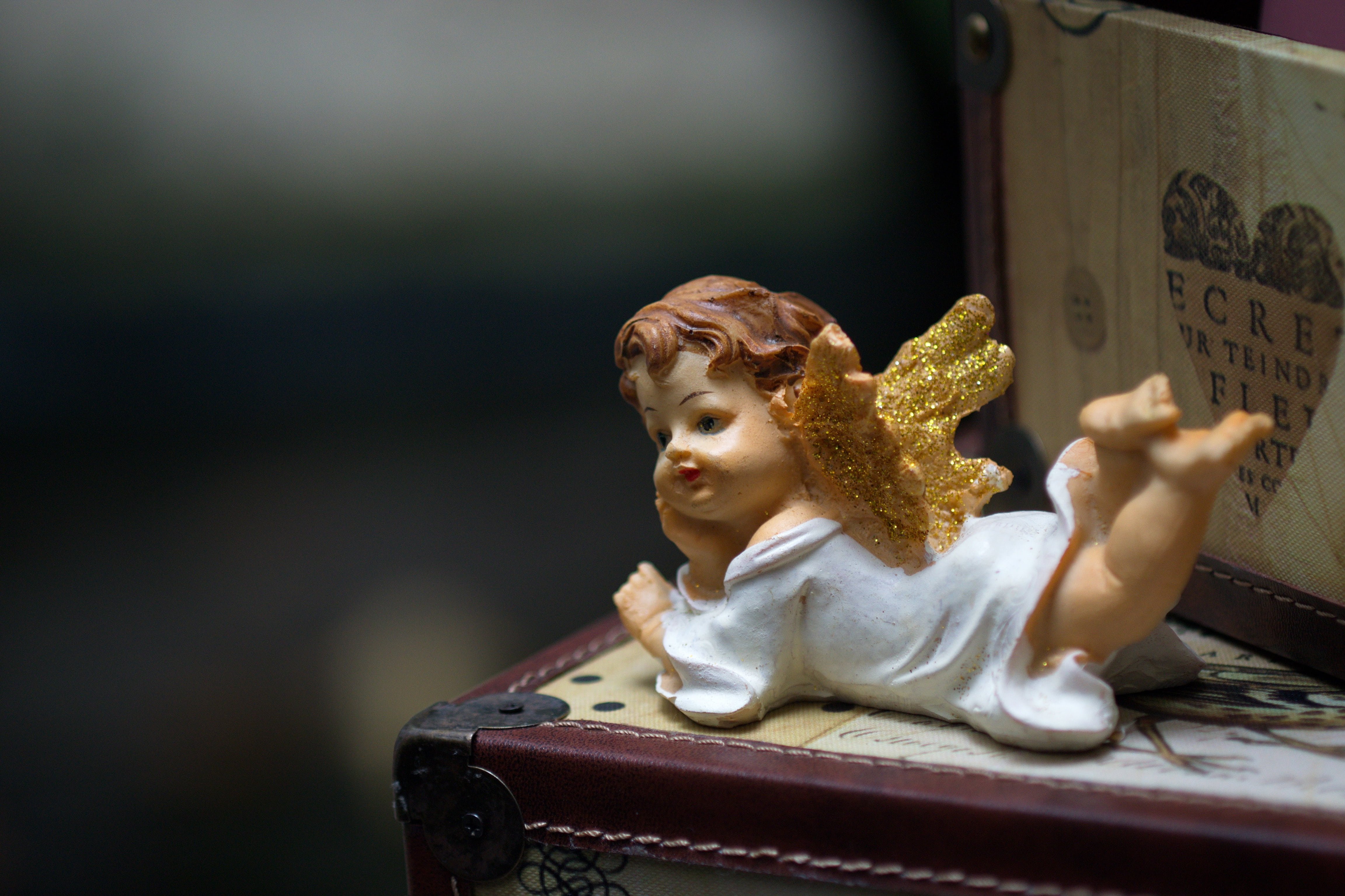 4K, art, craft, statue, male likeness, table, toy, contemplation, collection, history, gold, architecture, indoors, day, gold colored, art and craft, model, HD Wallpaper