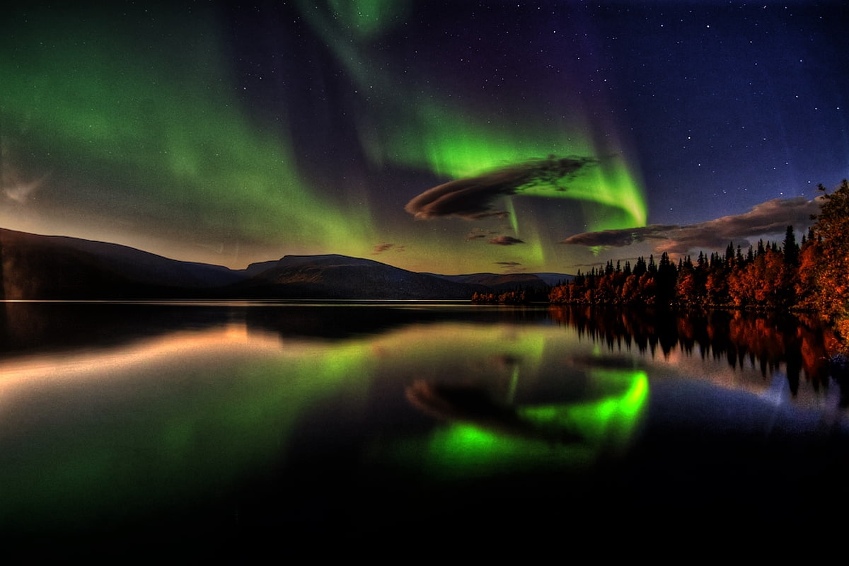 Bold, Flowing, aurora borealis, art, abstract, beautiful, hd, photography, northern, 480P, borealis, bright, aurora, Green, nuances, HD Wallpaper