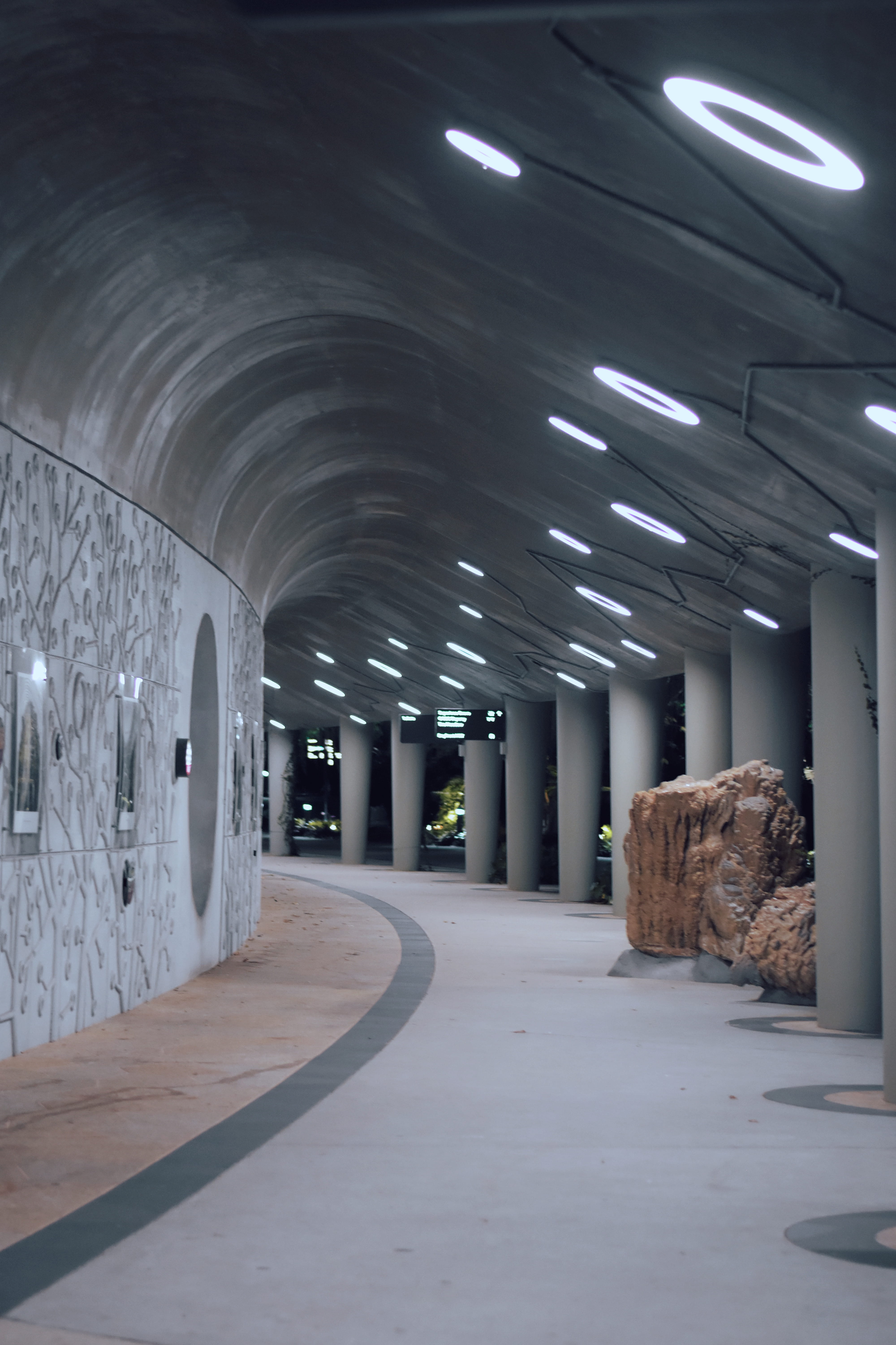 concrete, built structure, plywood, art, pillar, lobby, room, illuminated, flooring, indoors, wood, singapore, long, art gallery, day, floor, direction, Phone HD Wallpaper