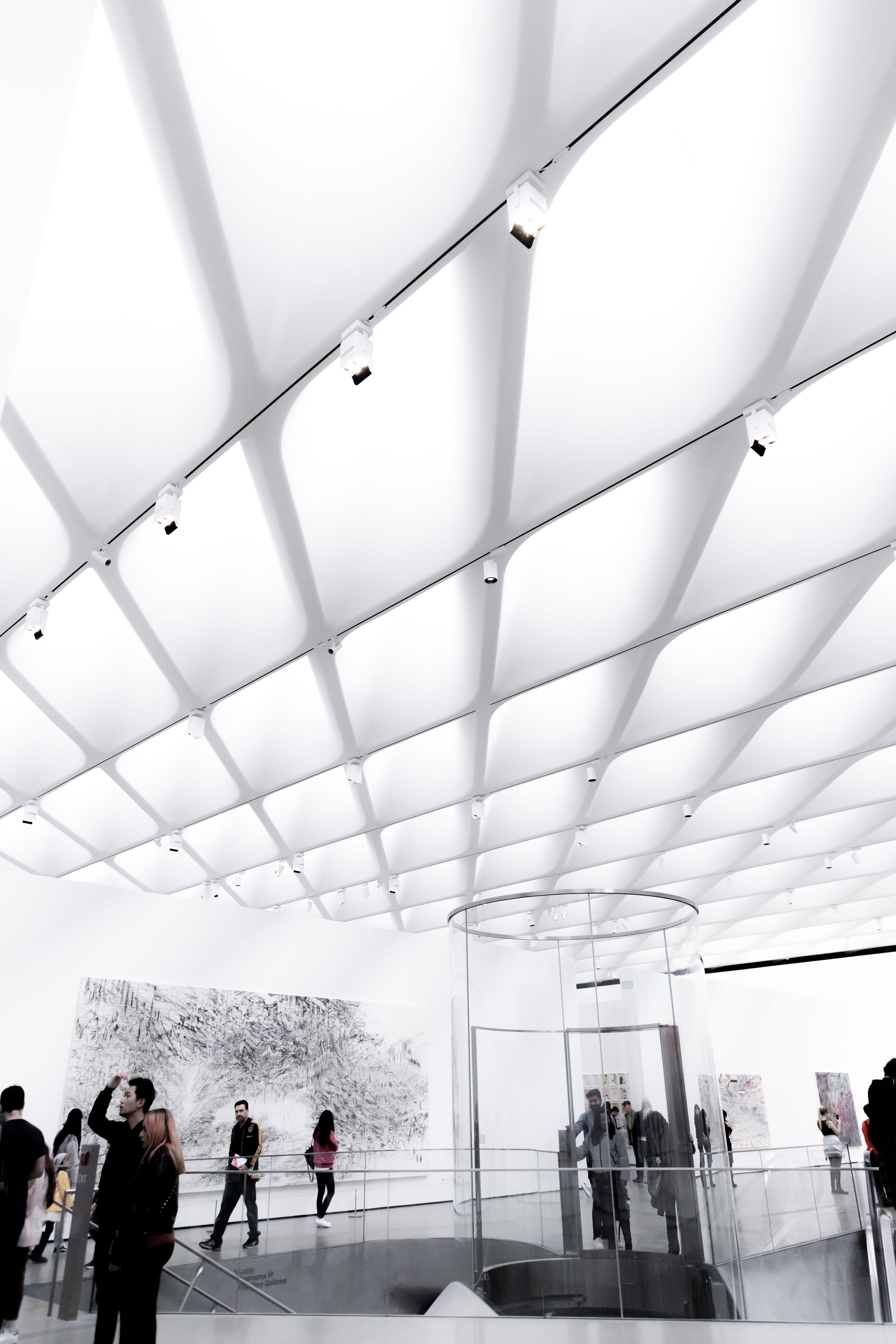 waiting room, human, furniture, men, built structure, museum, walking, lighting, people, travel, united states of america, incidental people, group, indoors, Phone HD Wallpaper