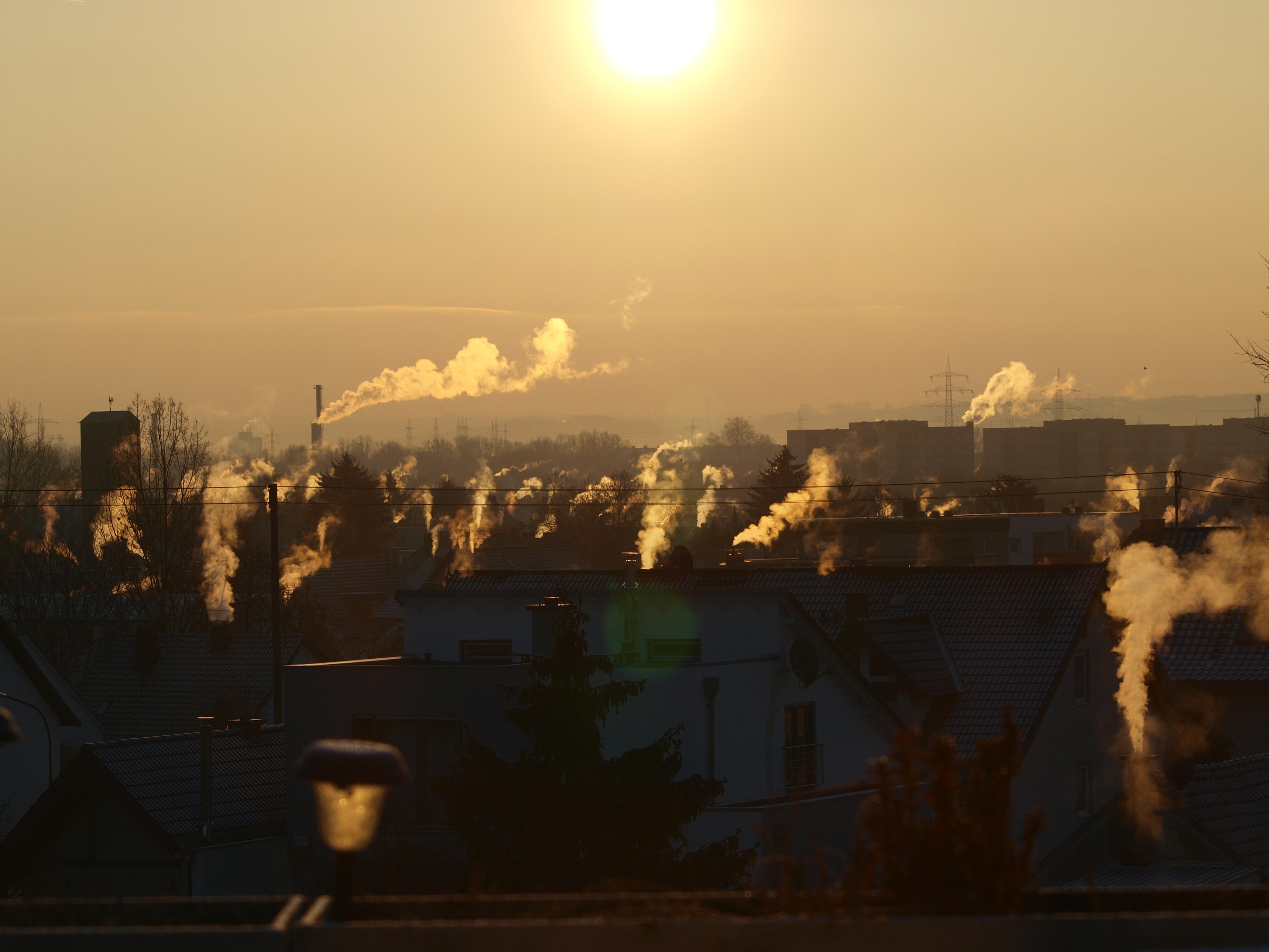 clouds, toxic, sunset, air pollution, frost, fireplace, hour, sunbeam, homes, smokes, village, cold, winter, city, no people, smoke, smog, light, heat, HD Wallpaper