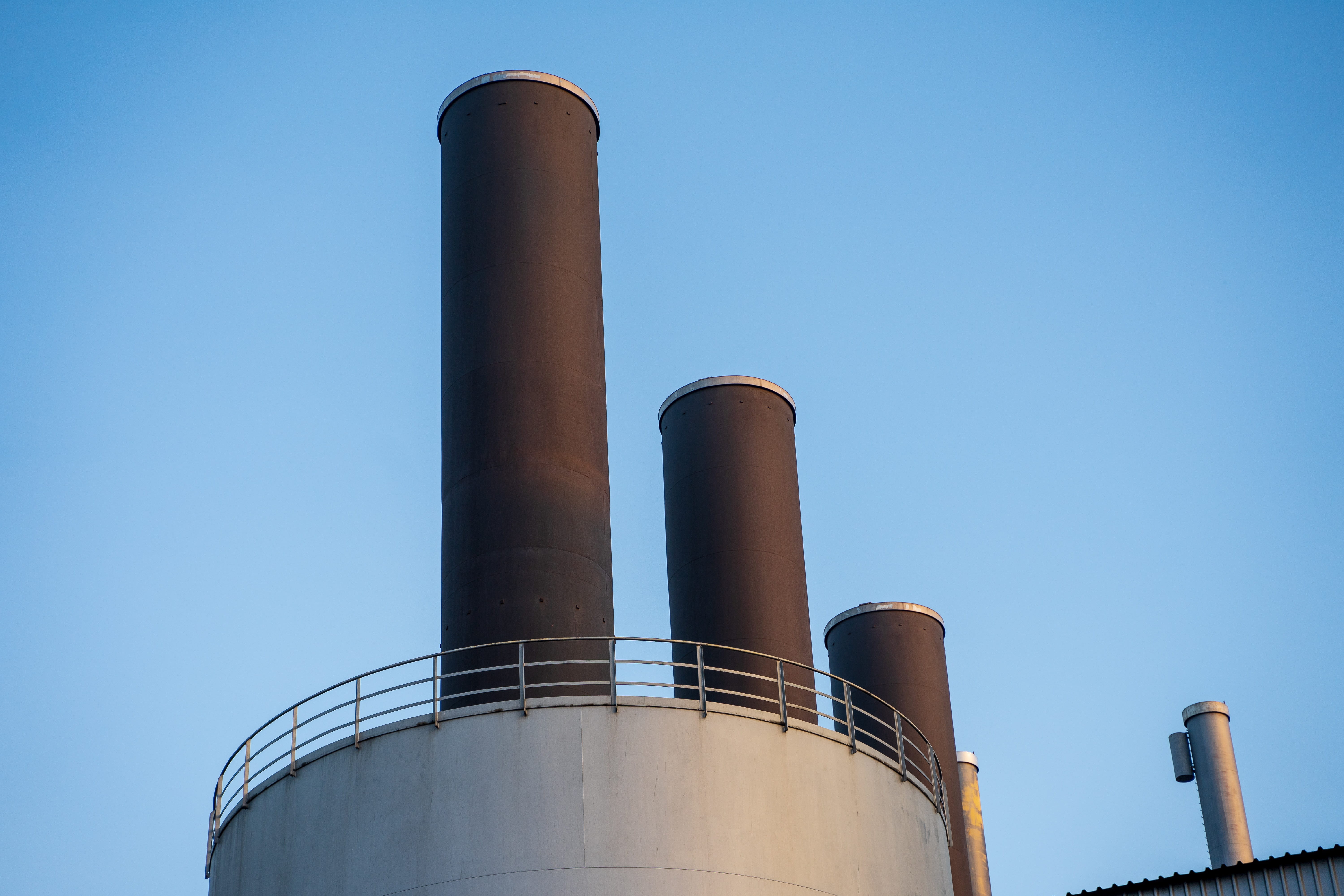 brown coal, alloy, exhaust gases, industrial plant, steam, fuel storage tank, coal fired power plant, built structure, no people, cooling tower, clear sky, HD Wallpaper