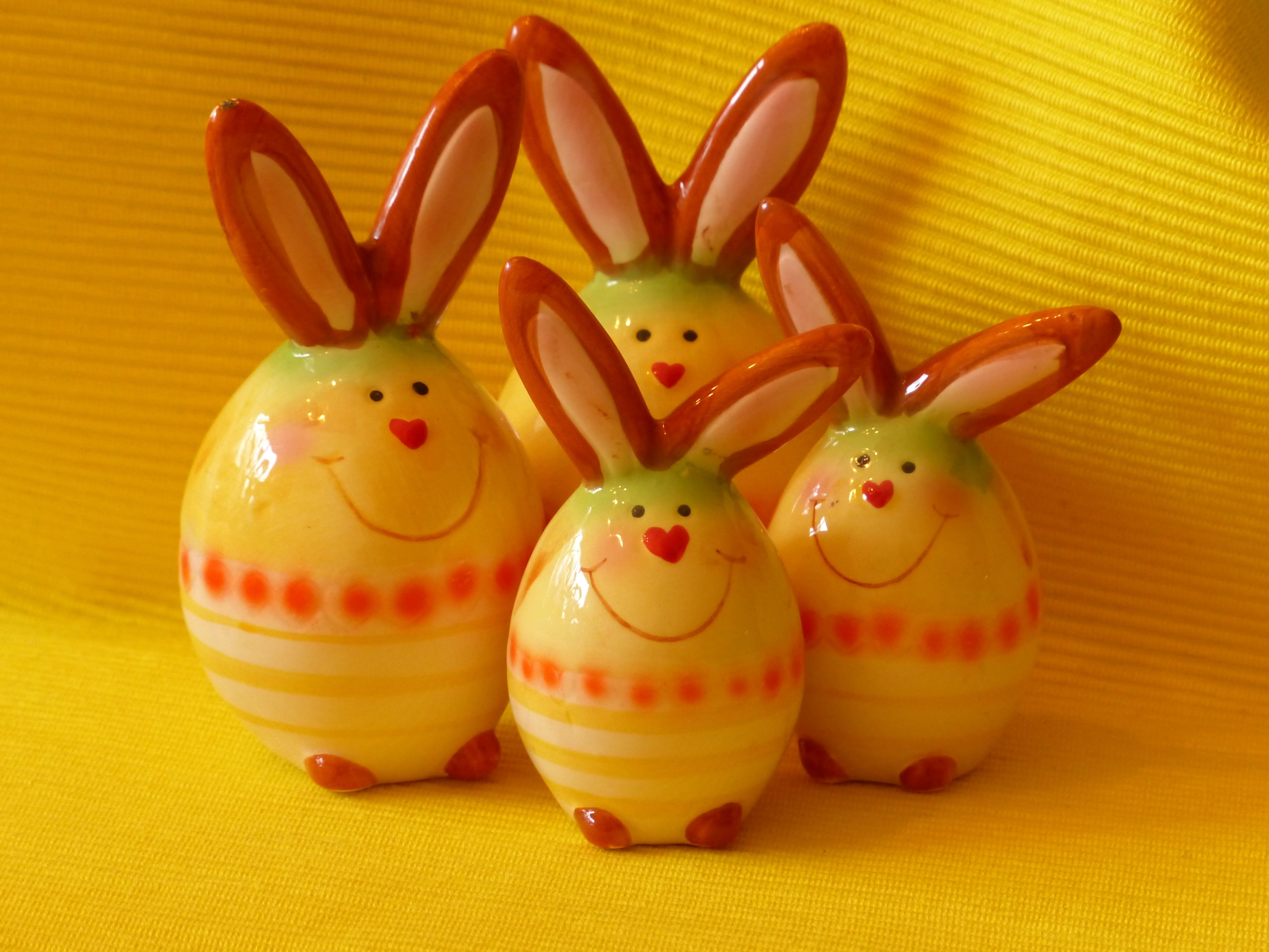 close-up, rabbit - Animal, figure, rabbit, figurine, four, nice, no people, easter, colorful, art and craft, porcelain, decors, indoors, food and drink, HD Wallpaper