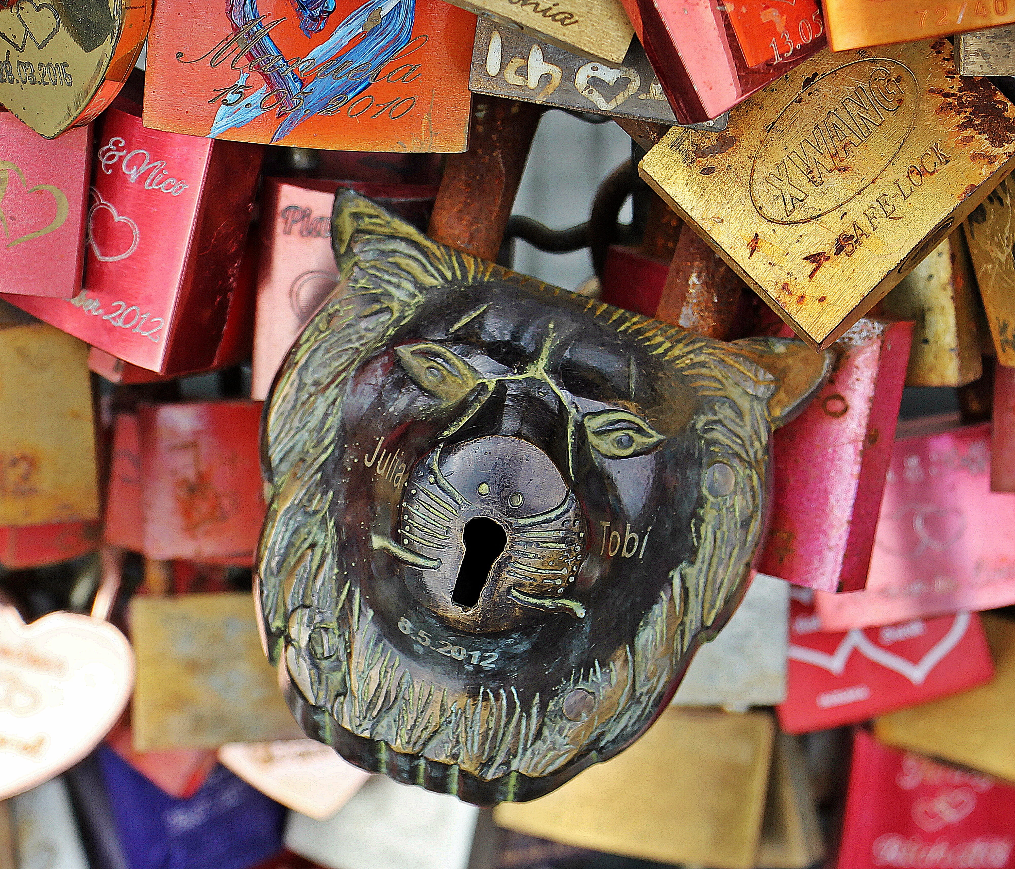 love symbol, brown, key, representation, cologne, fence, eternity, lion, wedding, valentines day, north rhine westphalia, bridge, engraving, focus on foreground, HD Wallpaper