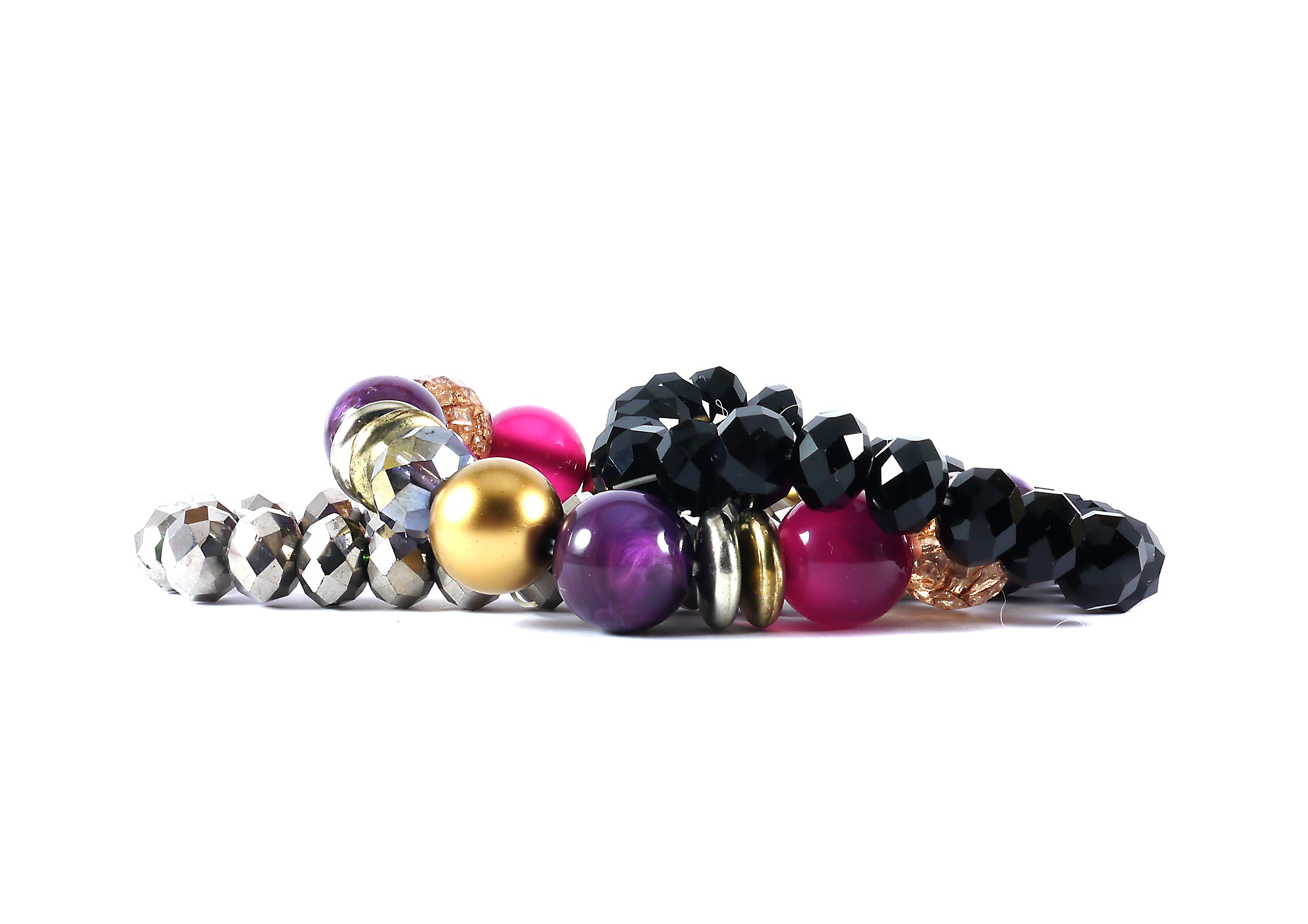 collection, necklace, copy space, precious gem, decoration, gorgeous, shiny, elegance, gold, no people, vintage, expensive, close-up, pearl jewelry, elegant, HD Wallpaper