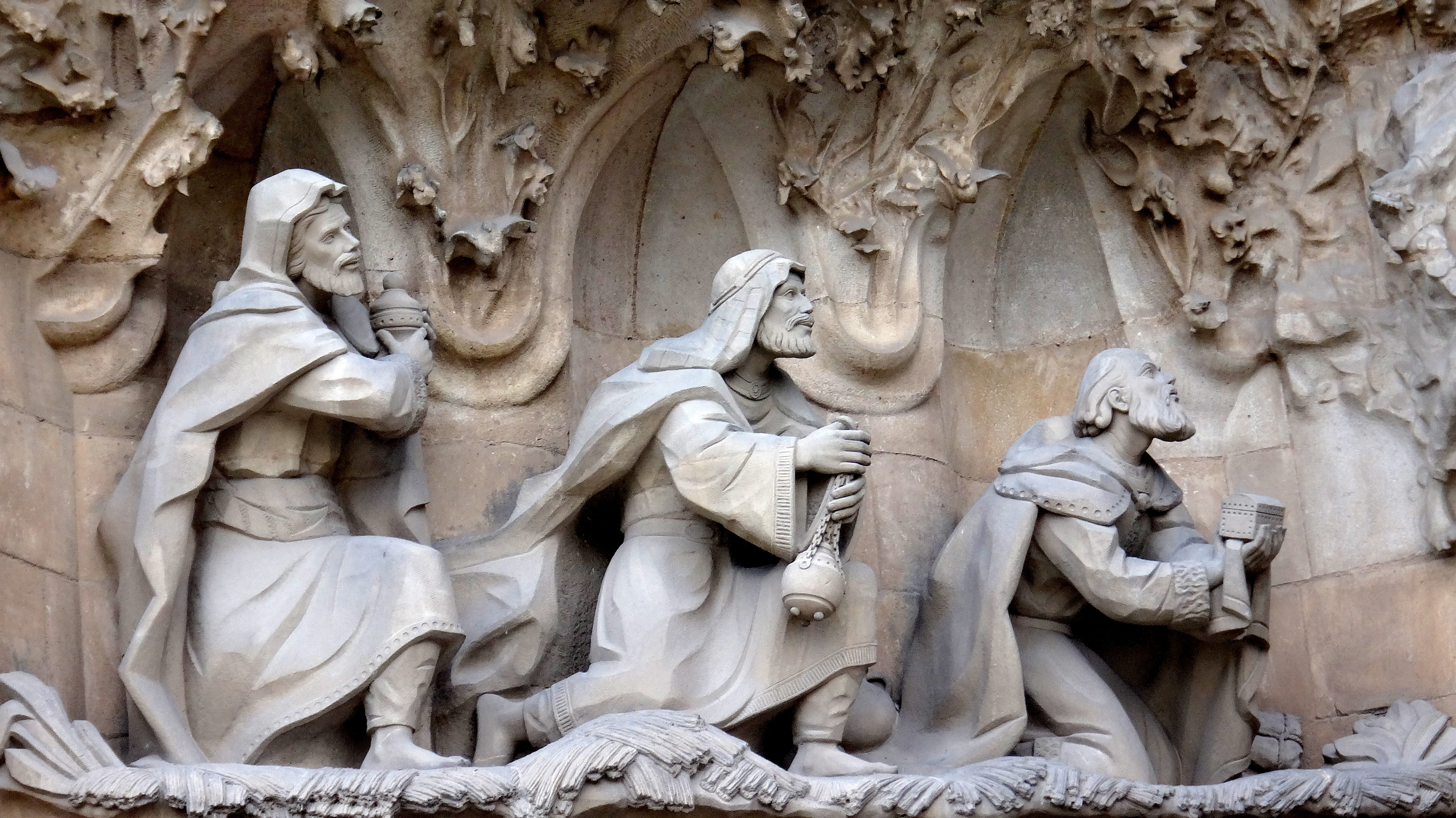 art and craft, barcelona, sculp, sculpture, creativity, sagrada familia, spirituality, day, representation, la sagrada familia, statue, low angle view, HD Wallpaper