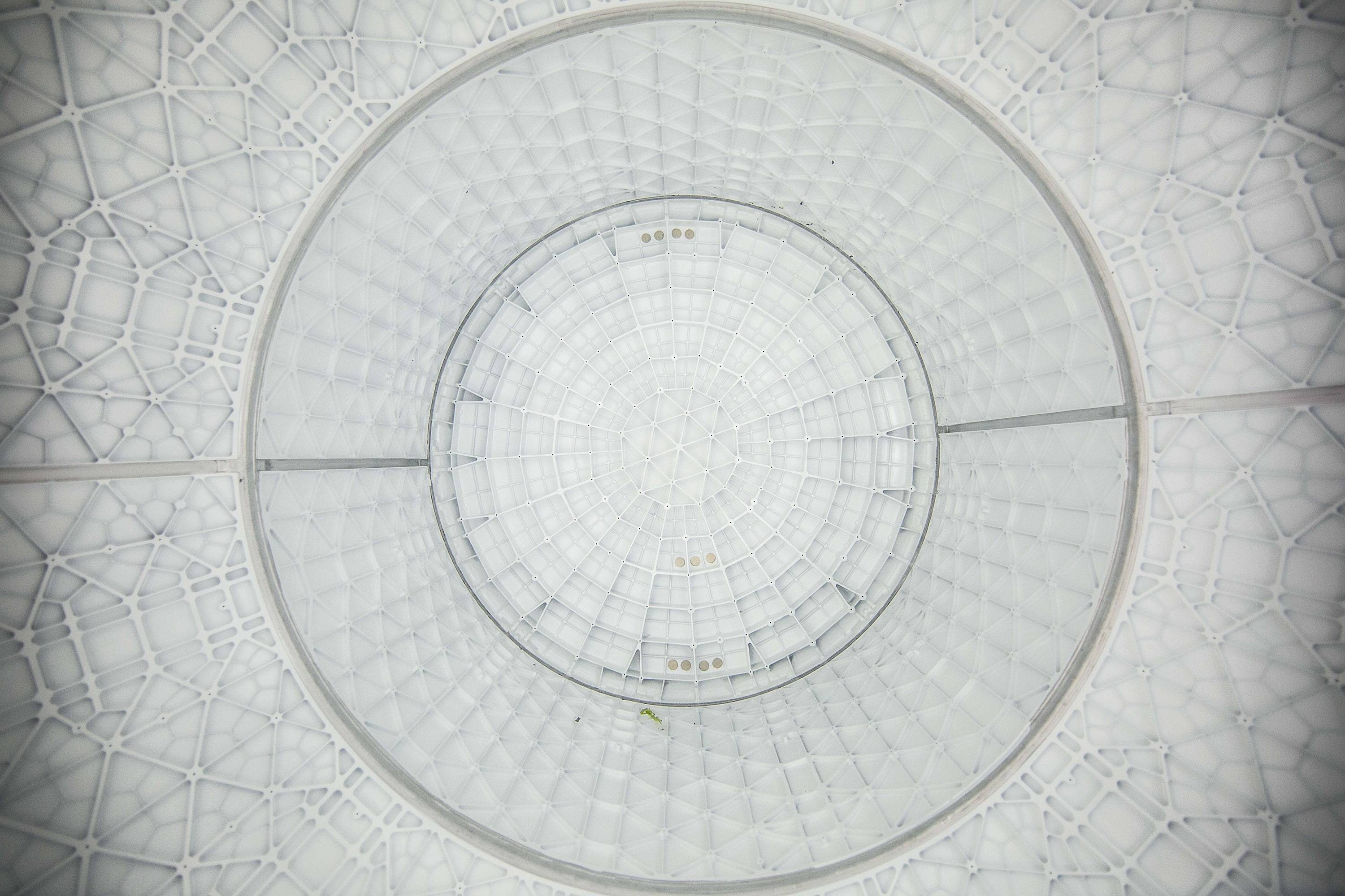 ceiling, white, symmetry, concentric, full frame, cupola, backgrounds, simple, geometric shape, day, architectural feature, shape, pattern, white color, HD Wallpaper