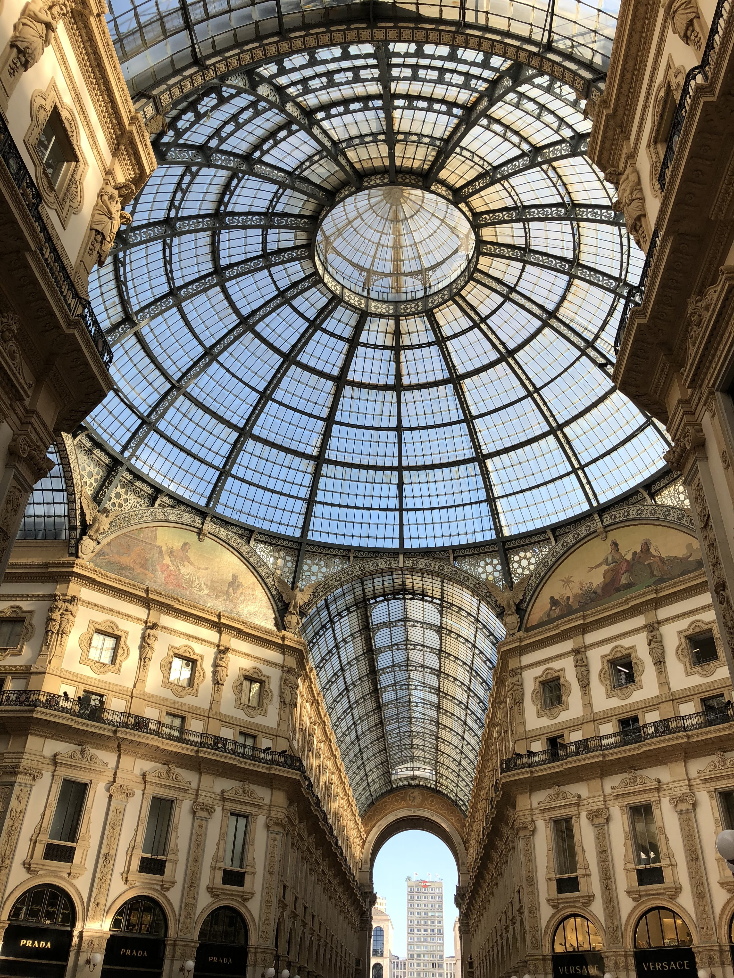 tourism, architectural feature, pattern, indoors, dome, directly below, architectural column, no people, milano, 4K, luxury, the past, ornate, built structure, Phone HD Wallpaper