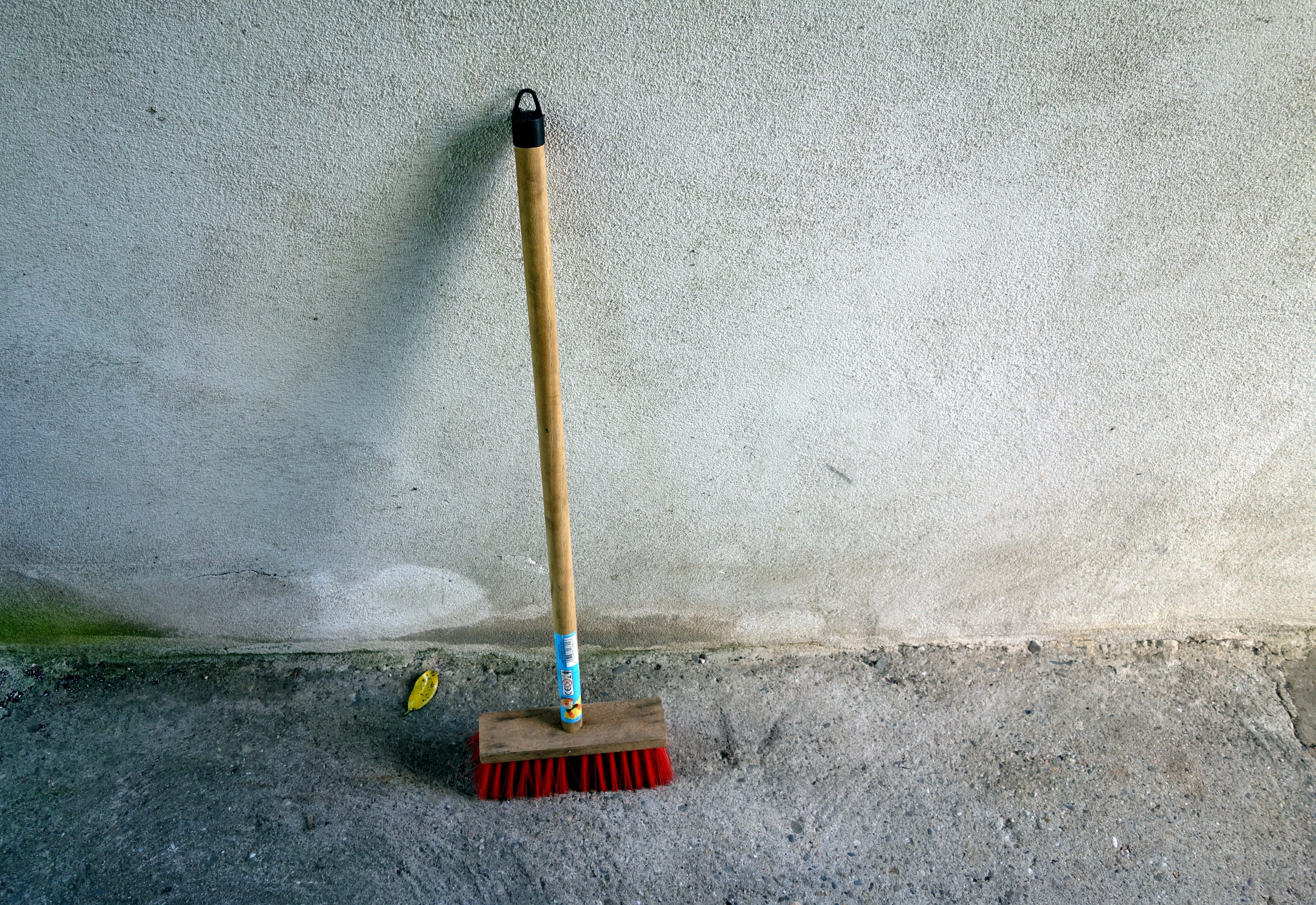 cleaning, indoors, childrens broom, still life, cleaner, no People, dirt, wood - material, domestic Life, kindergröße, cleaning equipment, footpath, equipment, HD Wallpaper