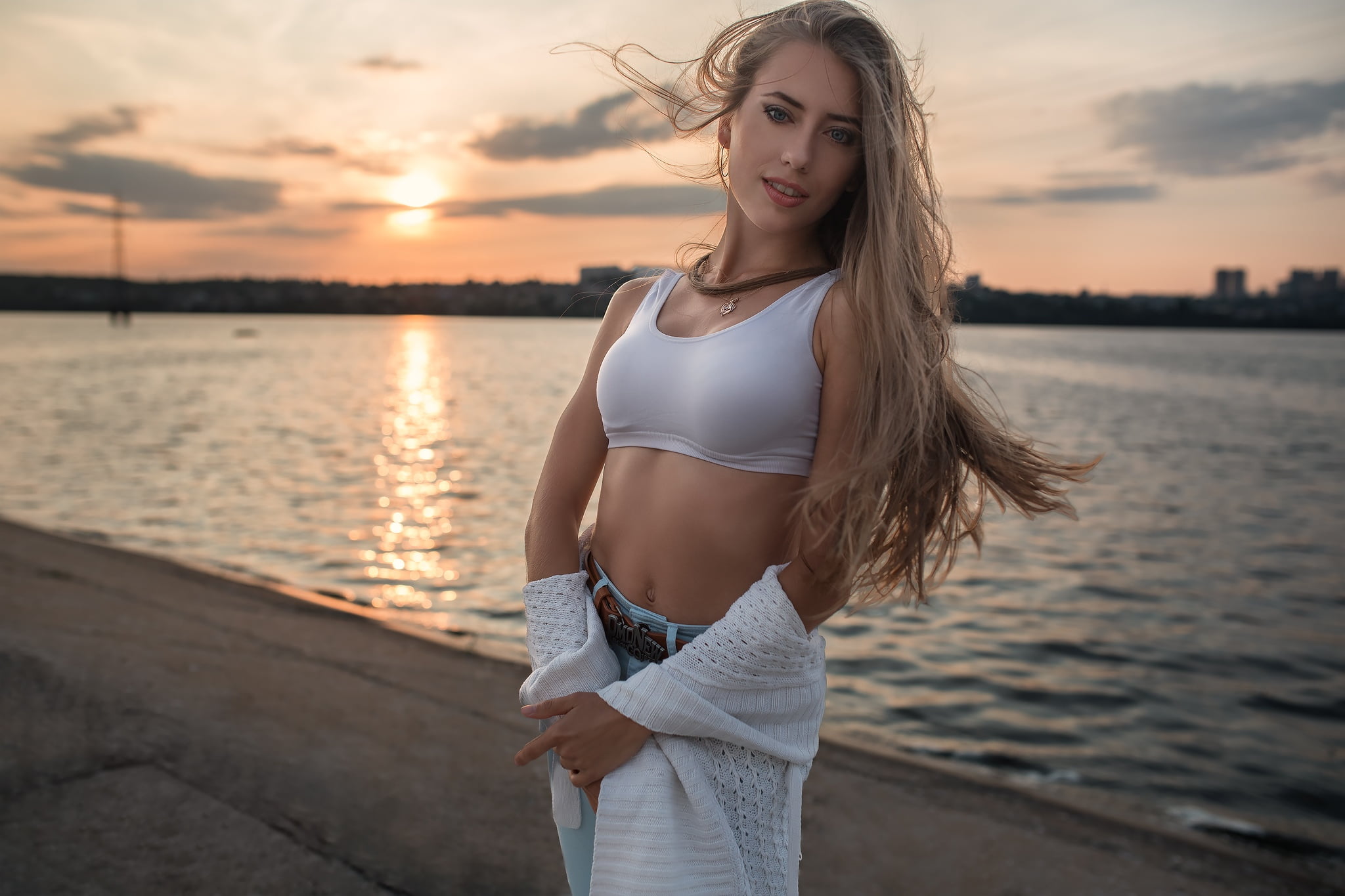 hair, young adult, young women, beautiful woman, leisure activity, hairstyle, long hair, women outdoors, one person, lifestyles, sea, standing, sky, beach, HD Wallpaper
