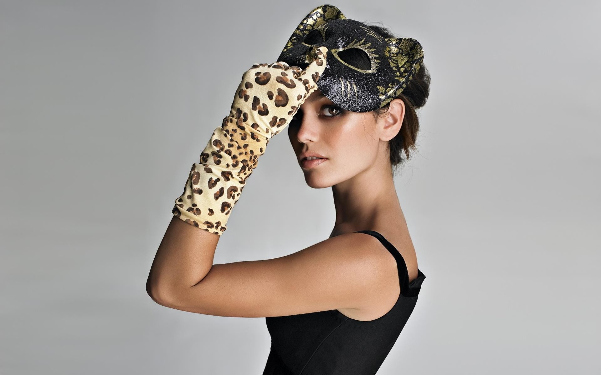 actress, 1080P, Rachel Bilson, gloves, women, brunette, black clothing, mask, HD Wallpaper